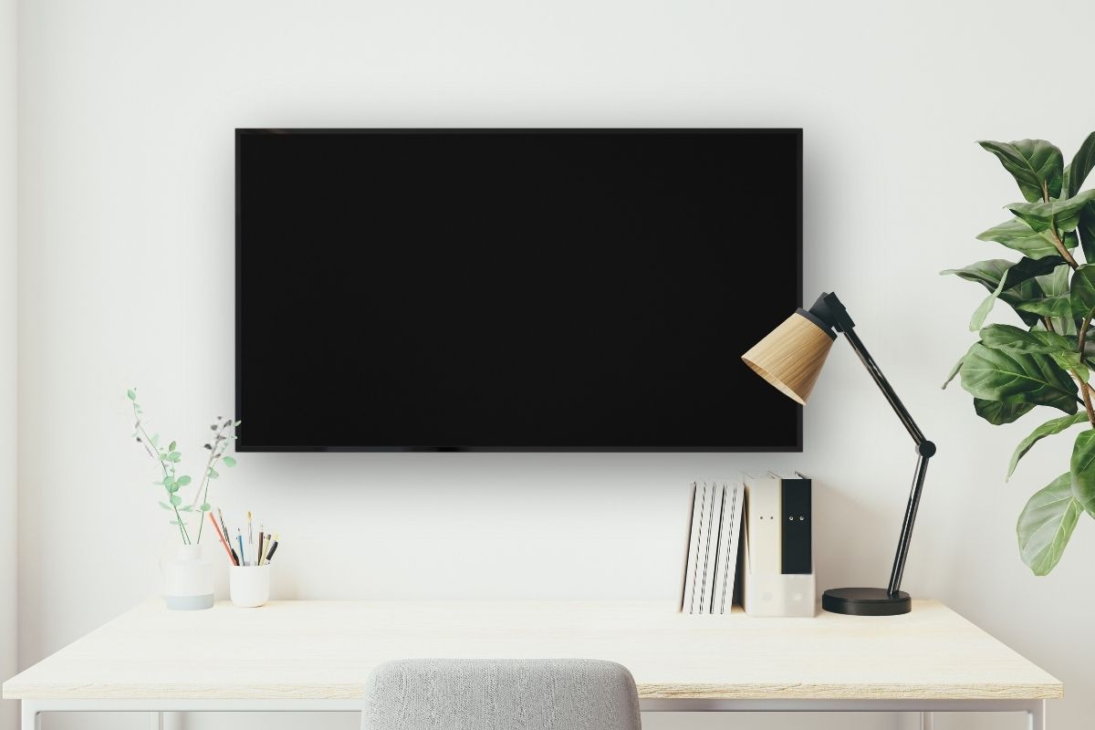 How a Smart TV Can Improve Your Home Office