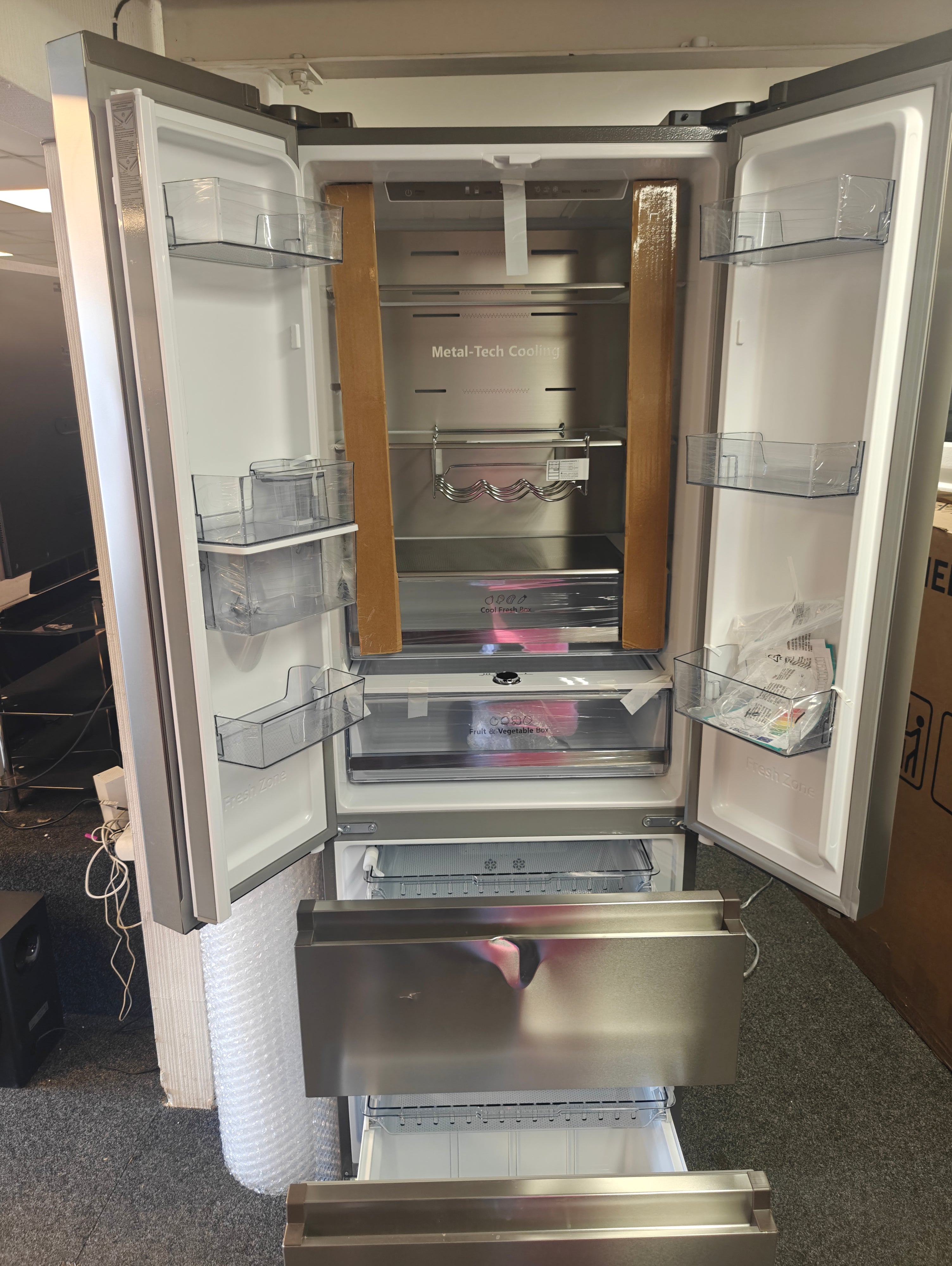 HISENSE RF632N4WIE SILVER NARROW AMERICAN FRIDGE FREEZER - Electronic World TV