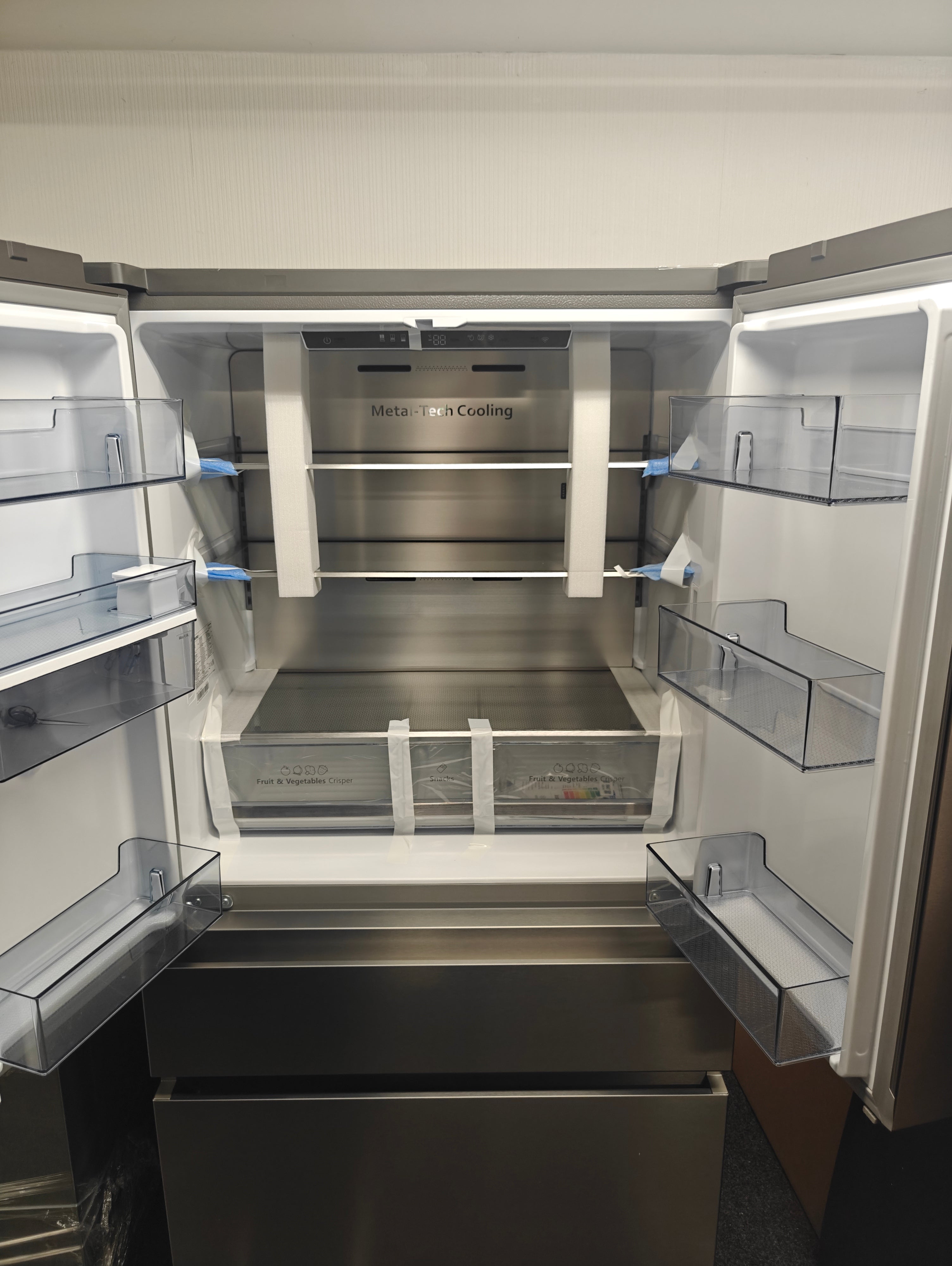 HISENSE RF749N4SWSE PUREFLAT SMART AMERICAN FRIDGE FREEZER - STAINLESS STEEL - Electronic World TV