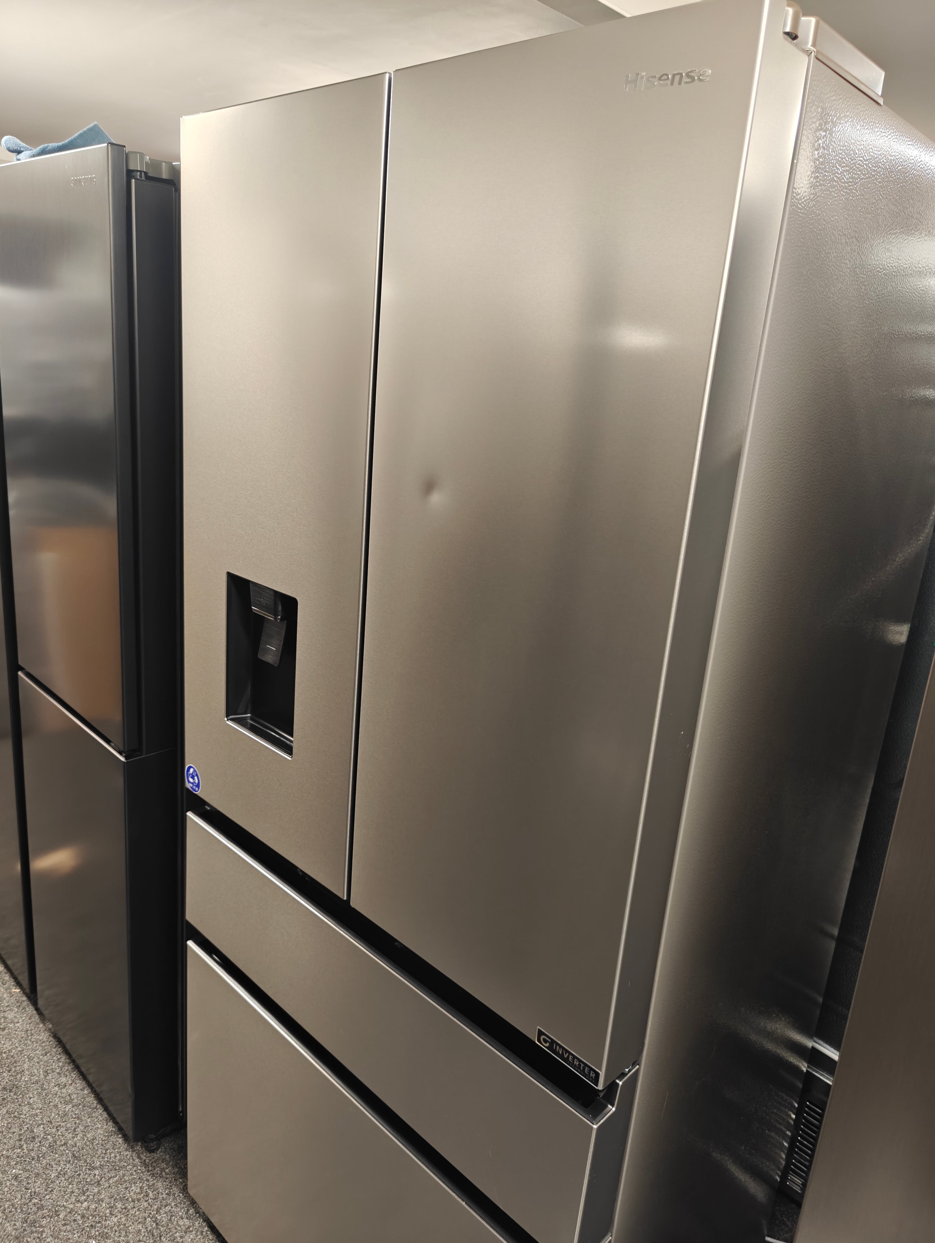 HISENSE RF540N4WIE SILVER NARROW PUREFLAT AMERICAN FRIDGE FREEZER - Electronic World TV