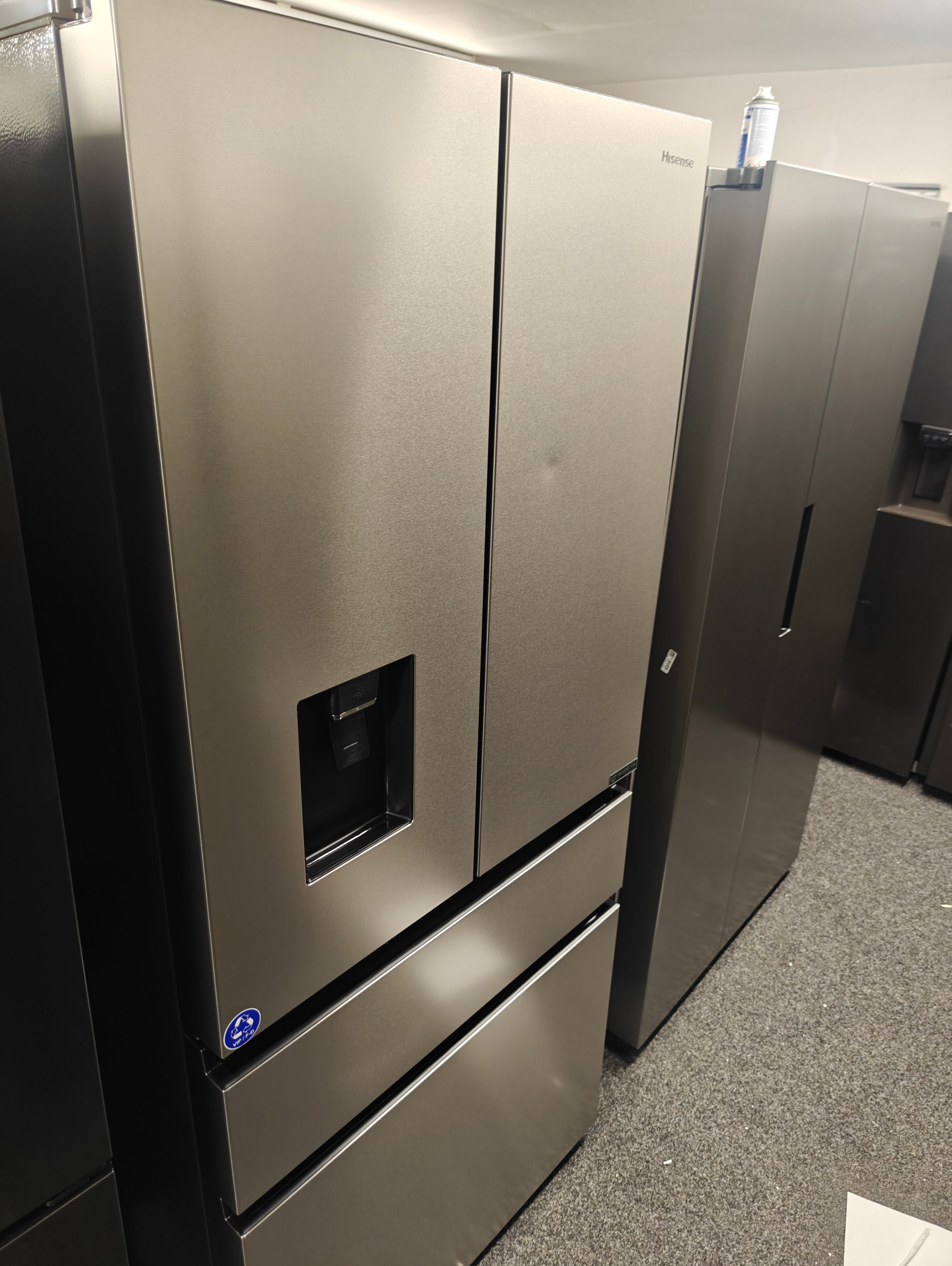 HISENSE RF540N4WIE SILVER NARROW PUREFLAT AMERICAN FRIDGE FREEZER - Electronic World TV