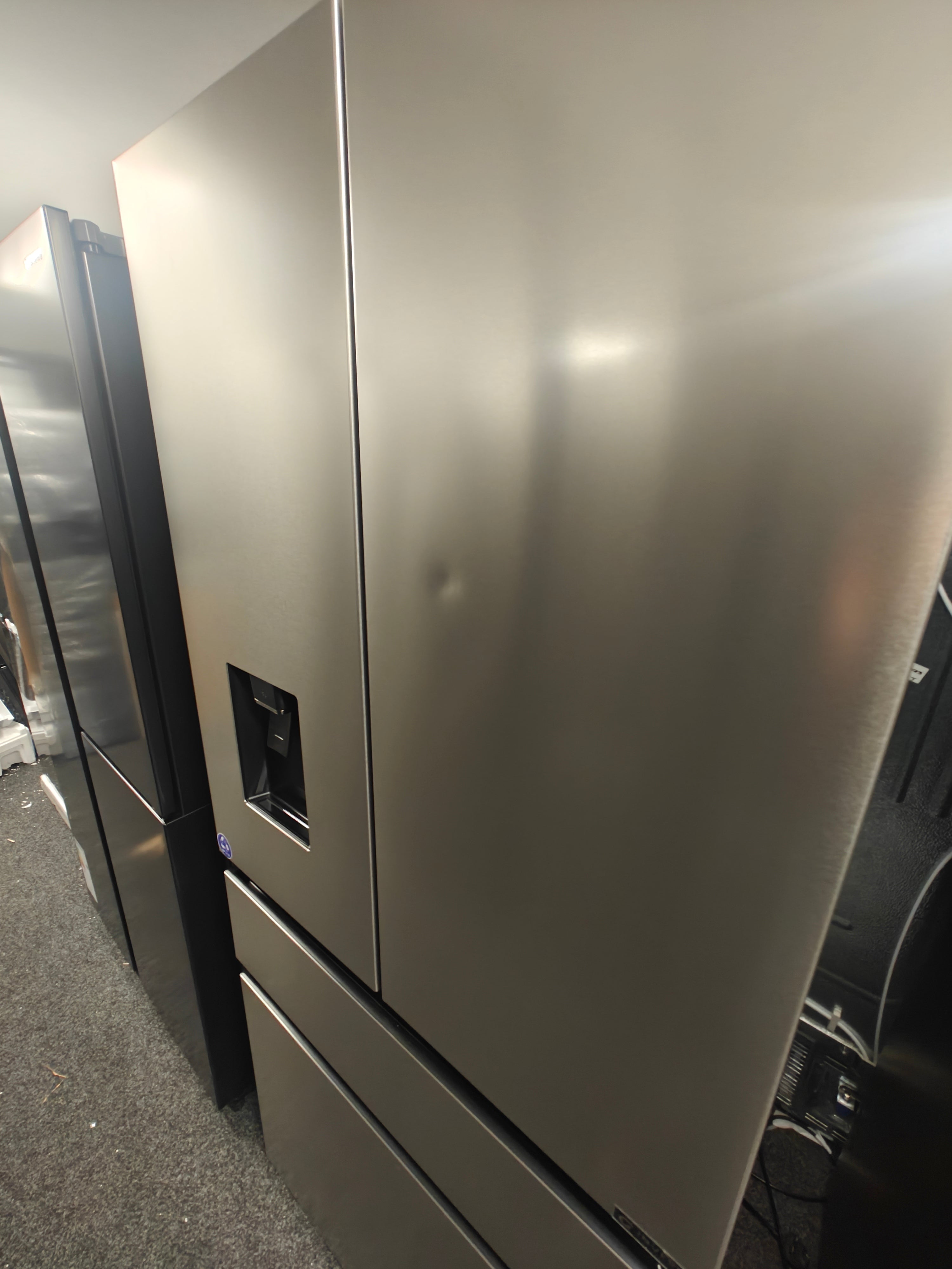 HISENSE RF540N4WIE SILVER NARROW PUREFLAT AMERICAN FRIDGE FREEZER - Electronic World TV