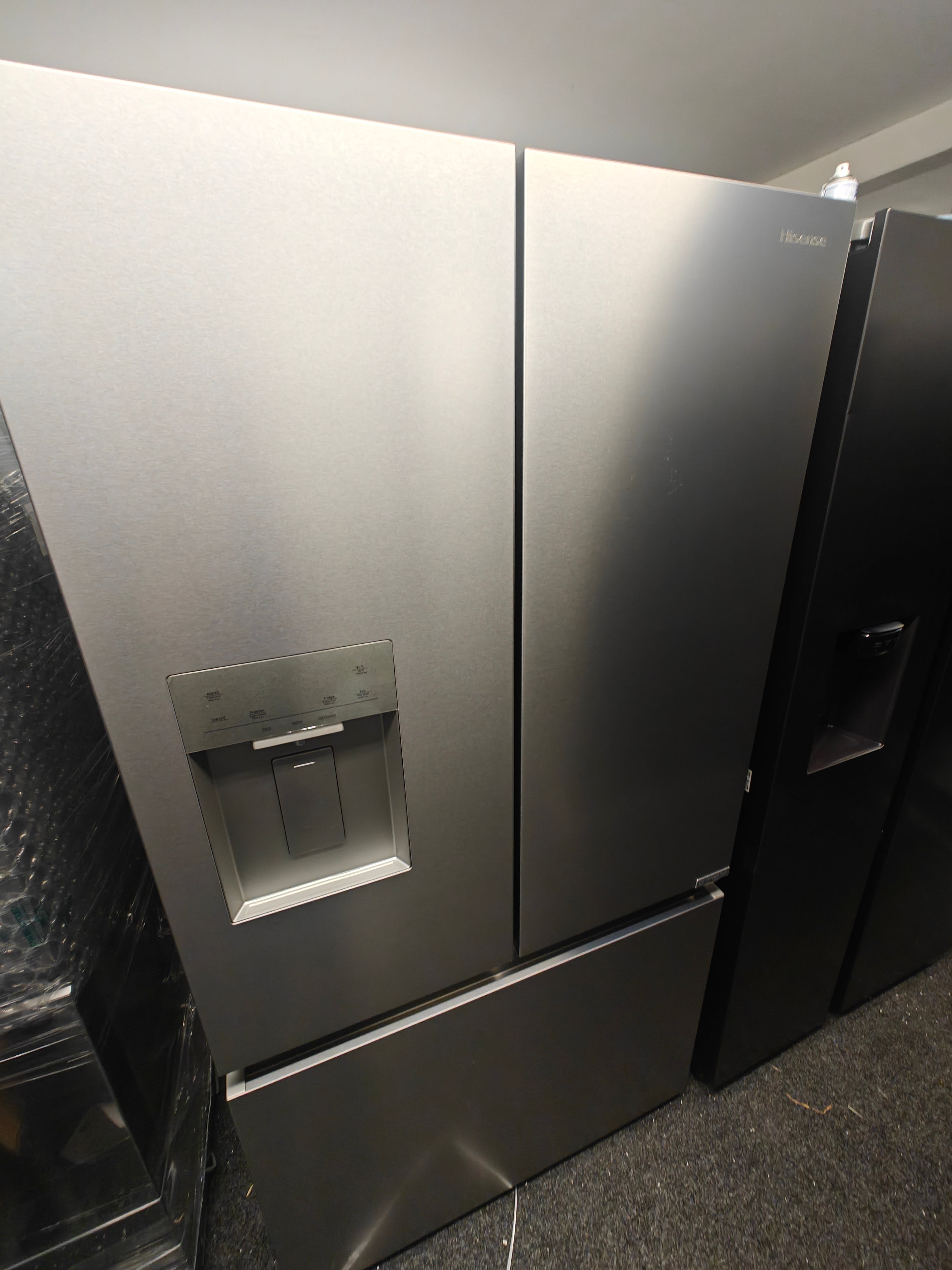 HISENSE RF815N4SESE PUREFLAT SMART AMERICAN FRIDGE FREEZER - STAINLESS STEEL (Copy) - Electronic World TV