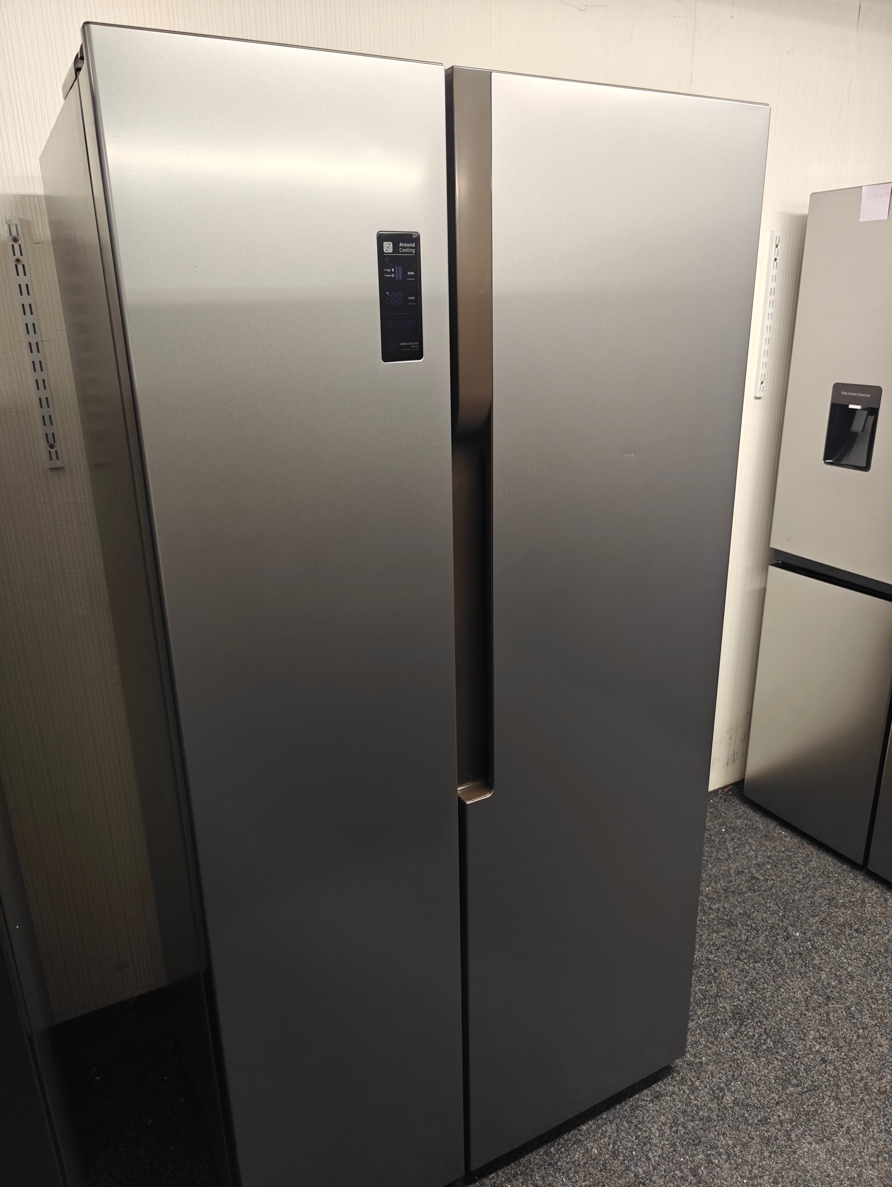 LOGIK LSBSX23 AMERICAN FRIDGE FREEZER - INOX SILVER - Electronic World TV