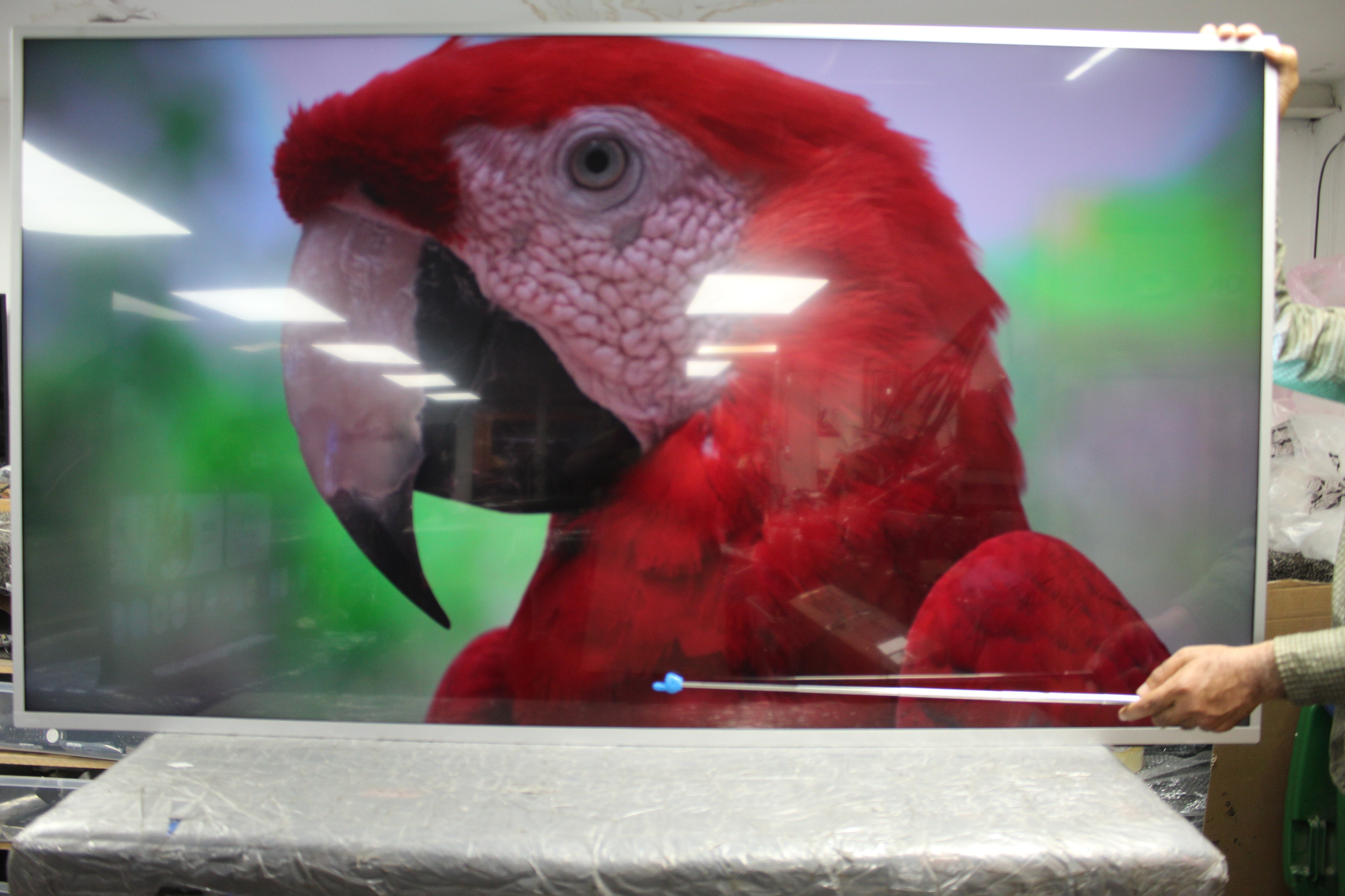 70" Philips 70PUS7304/12 Ambilight 4K HDR Android Smart LED TV
