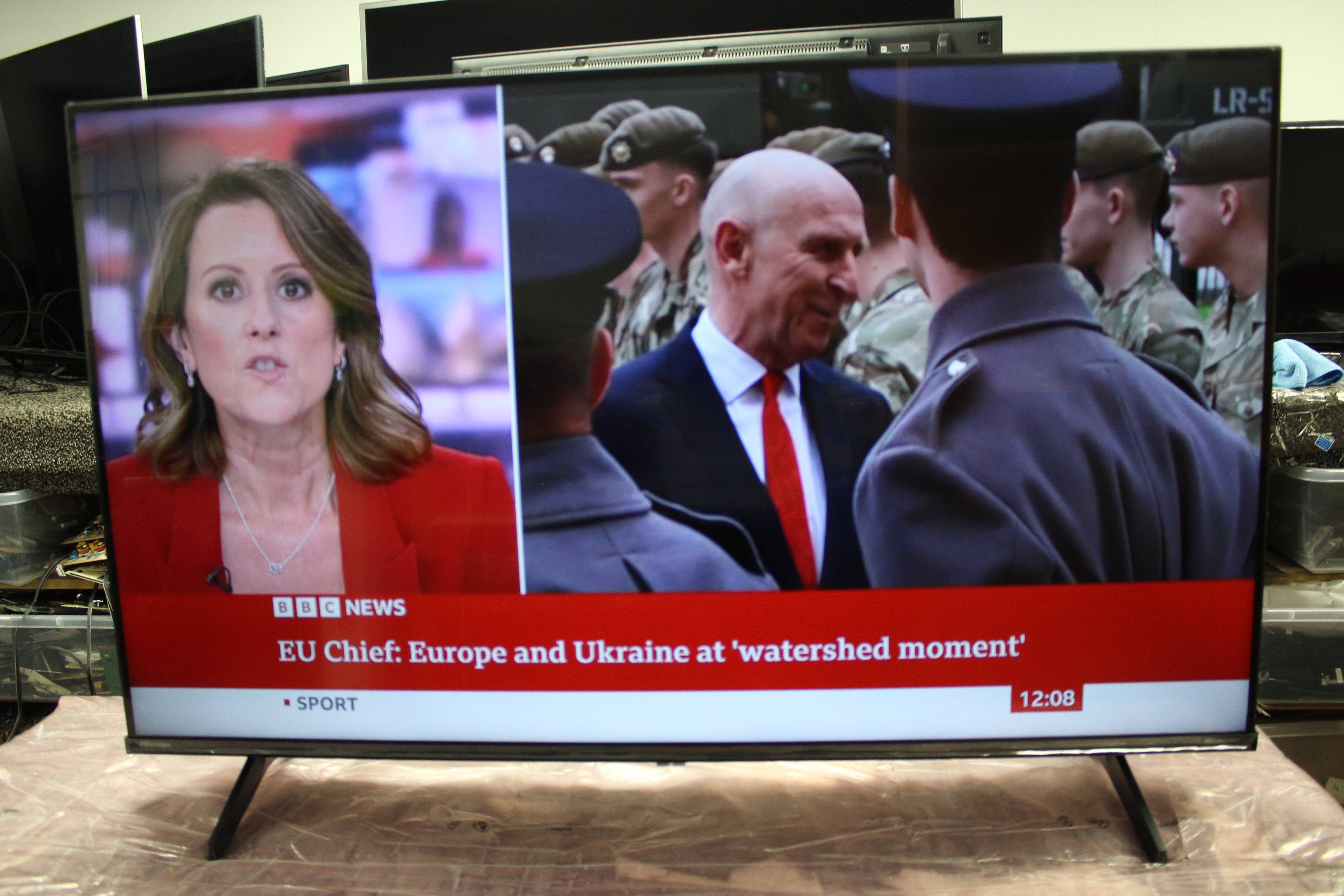 43" Hisense 43A6NTUK 4K HDR Freeview Play Smart LED TV - Electronic World TV