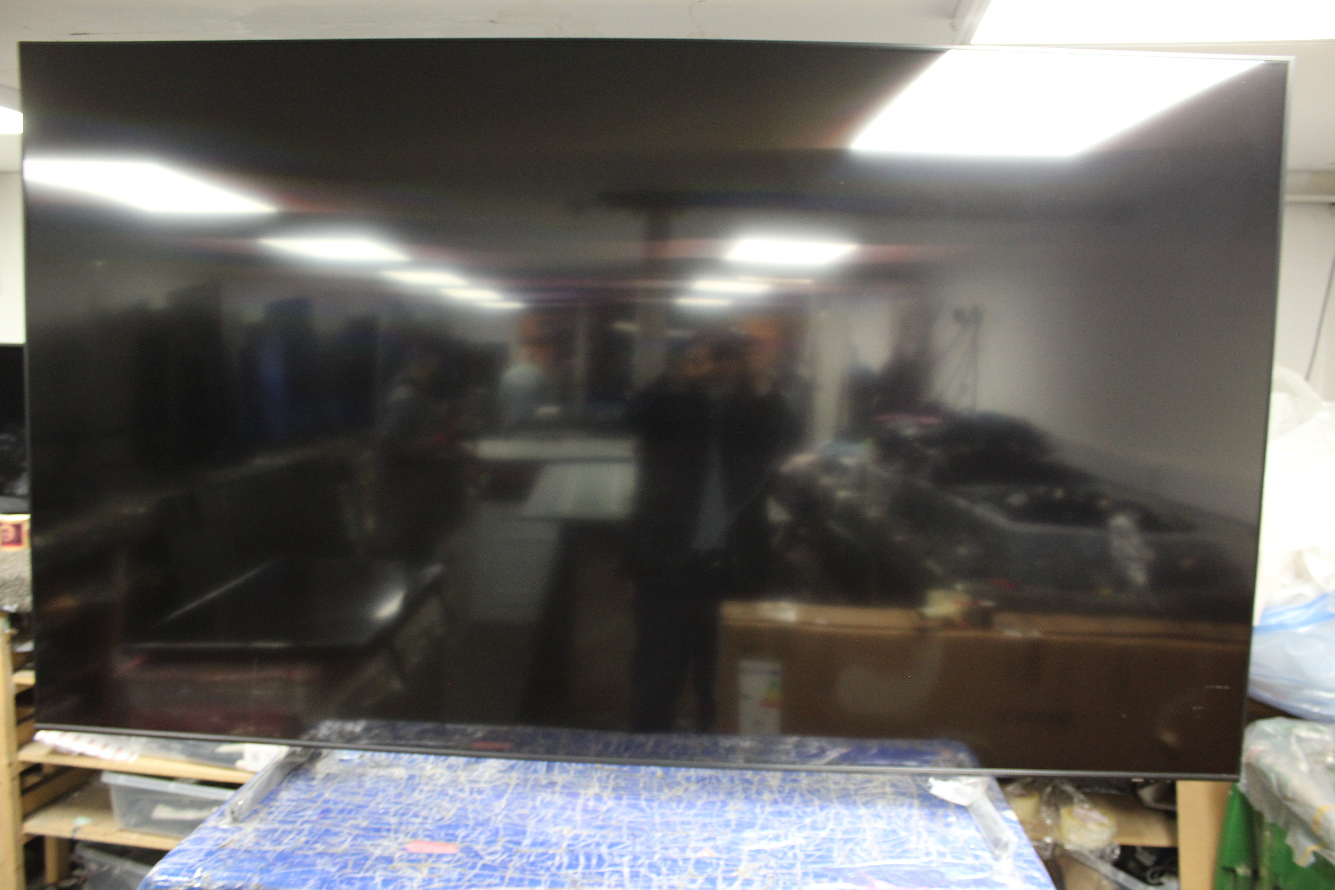 85" Samsung QE85Q60CAUXXU 4K HDR Smart QLED TV