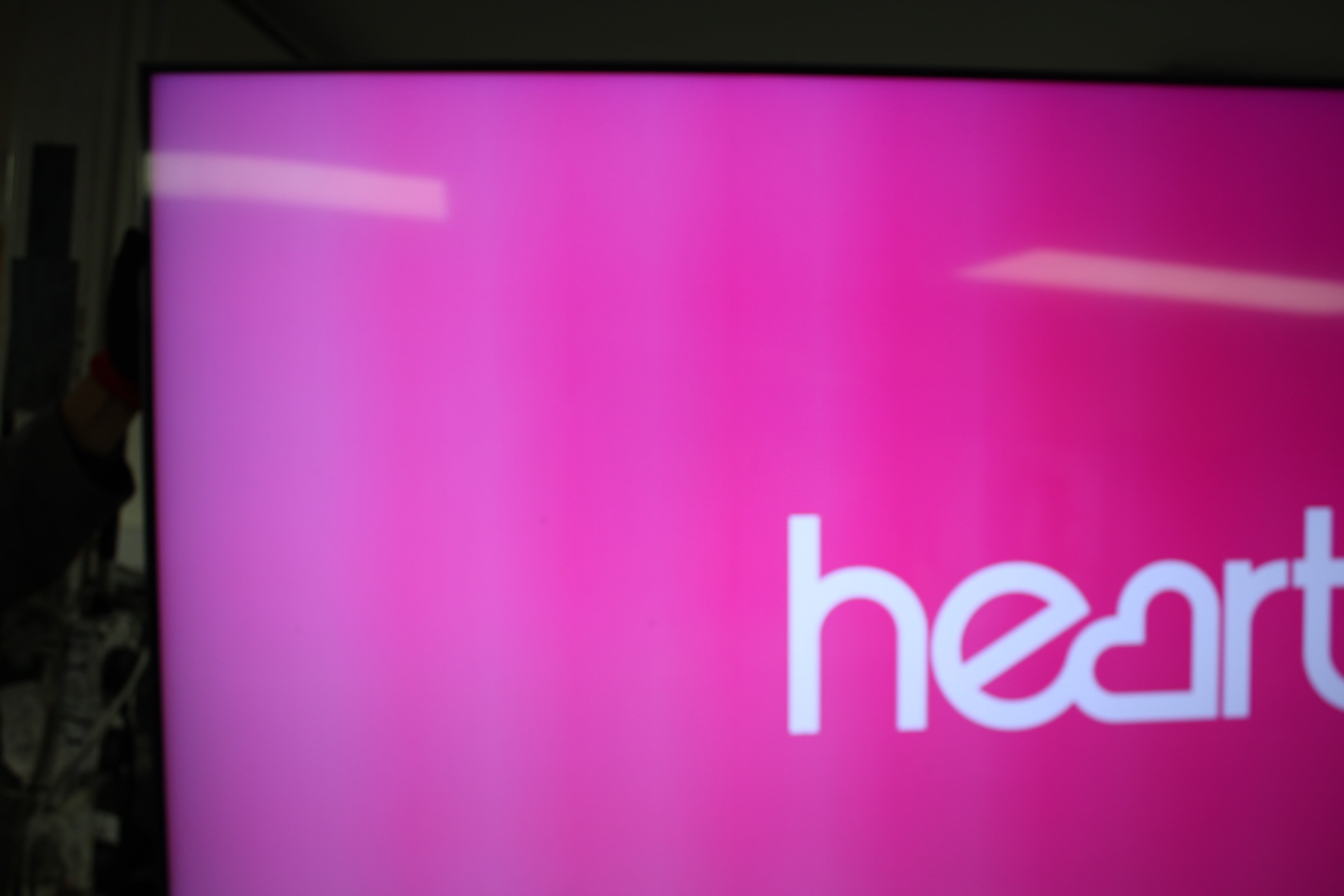 85" Samsung QE85Q70TATXXU Quantum 4K UHD HDR QLED TV