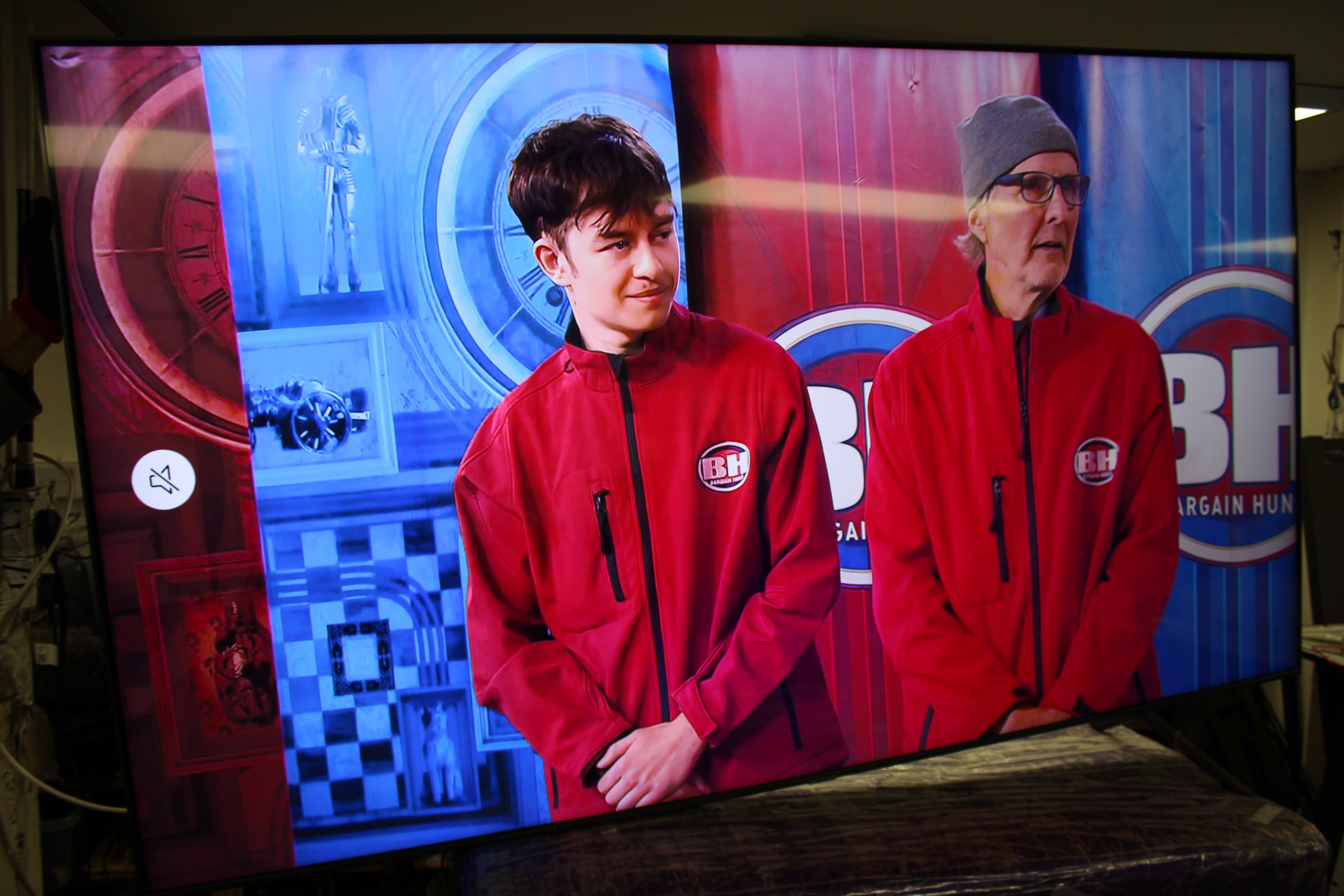 85" Samsung QE85Q70TATXXU Quantum 4K UHD HDR QLED TV