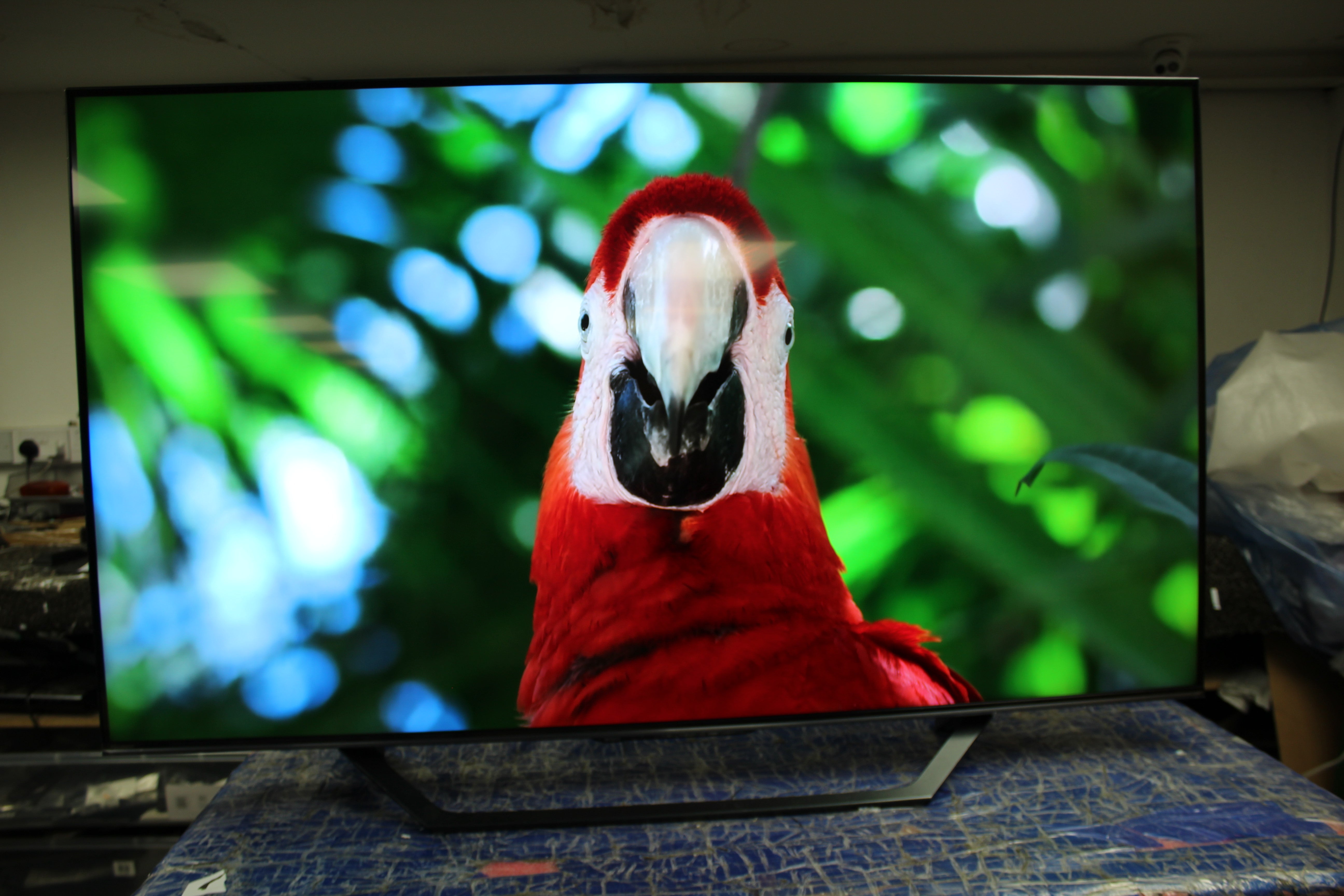 55" Hisense 55U7NQTUK Premium 4K HDR Smart Mini LED TV