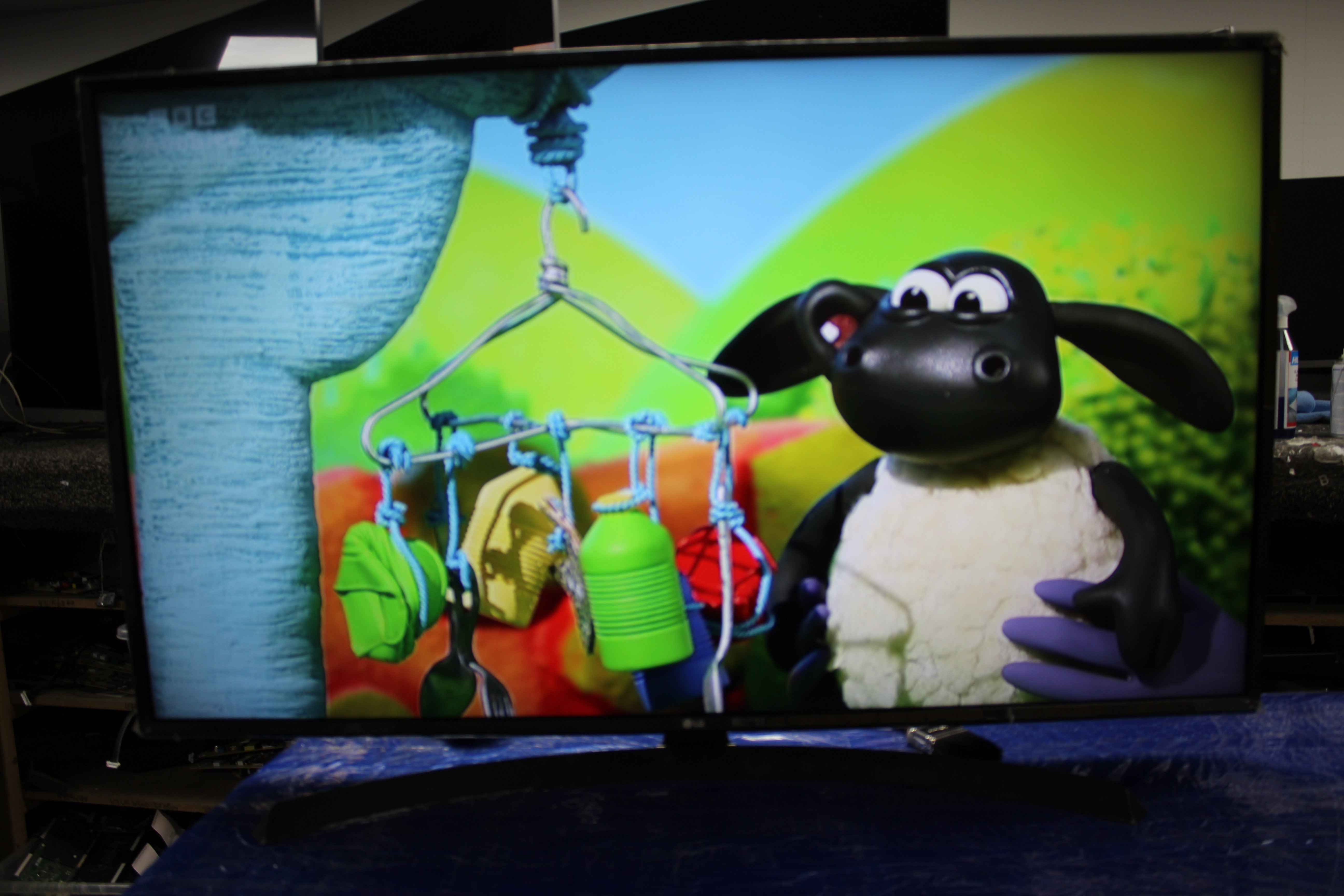 49" LG 49UJ634V 4K Ultra HD HDR Smart LED TV