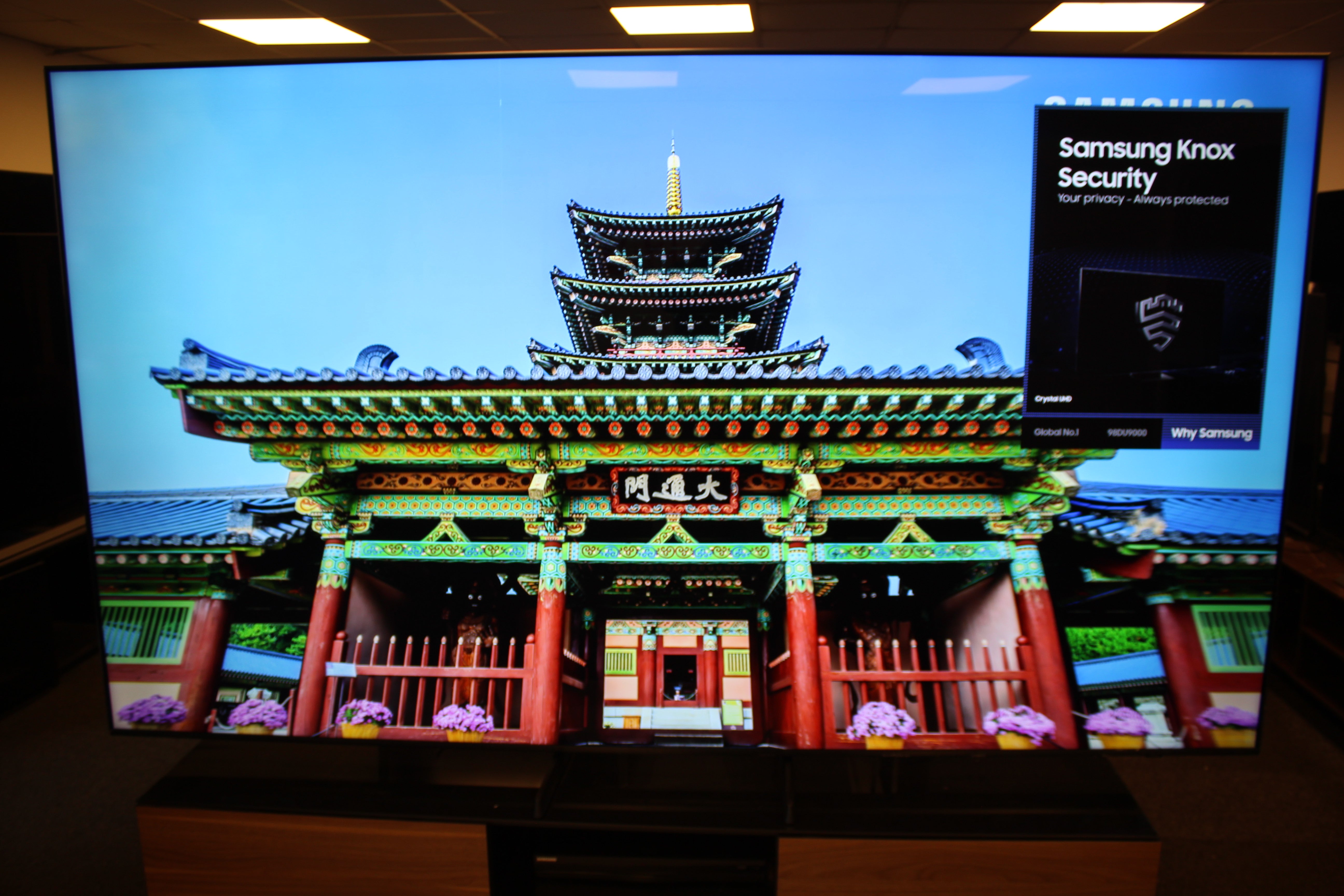 98" Samsung UE98DU9000 Crystal 4K HDR Smart LED TV