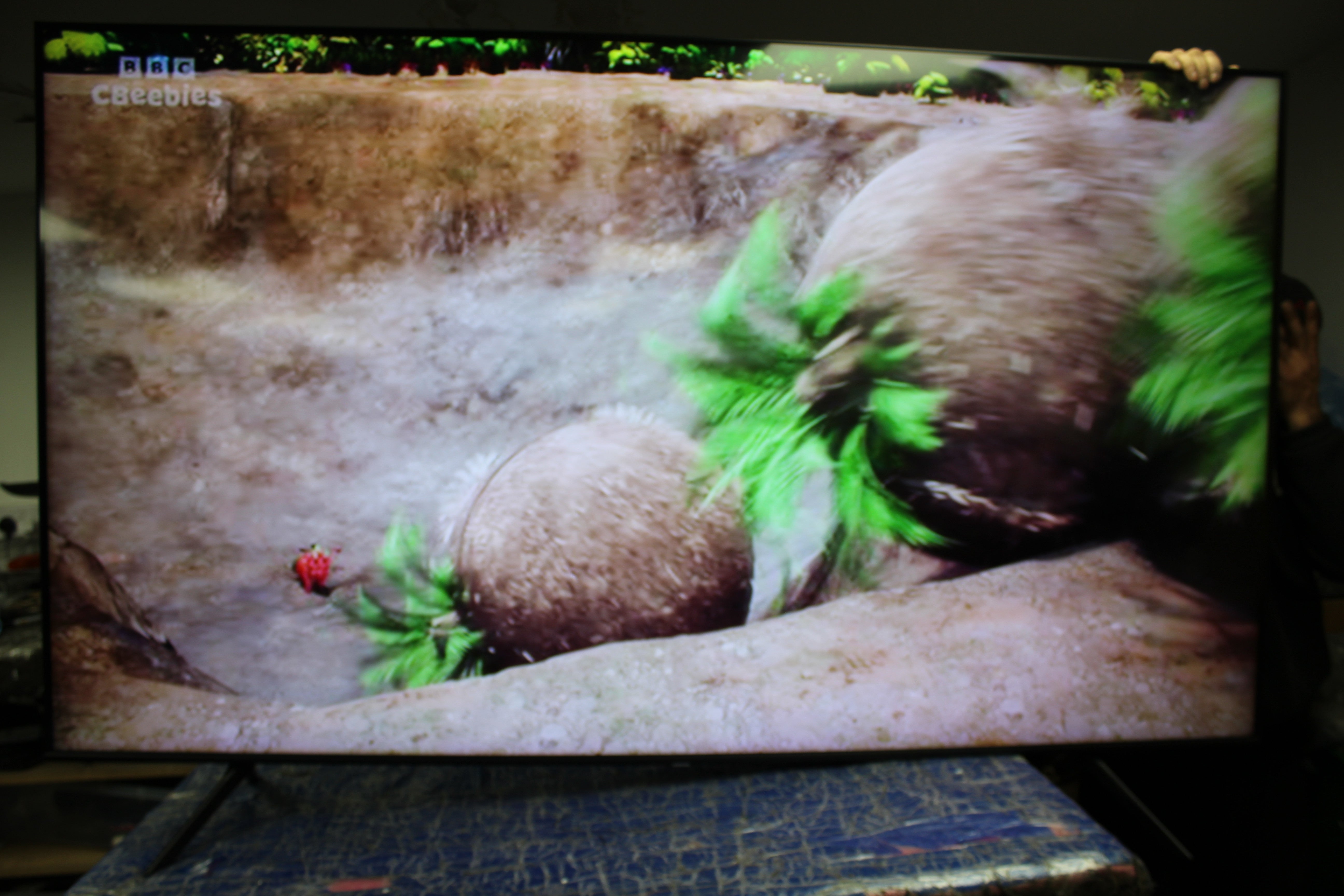 75" Samsung QE75Q60TAUXXU Crystal 4K Quantum HDR Smart QLED TV