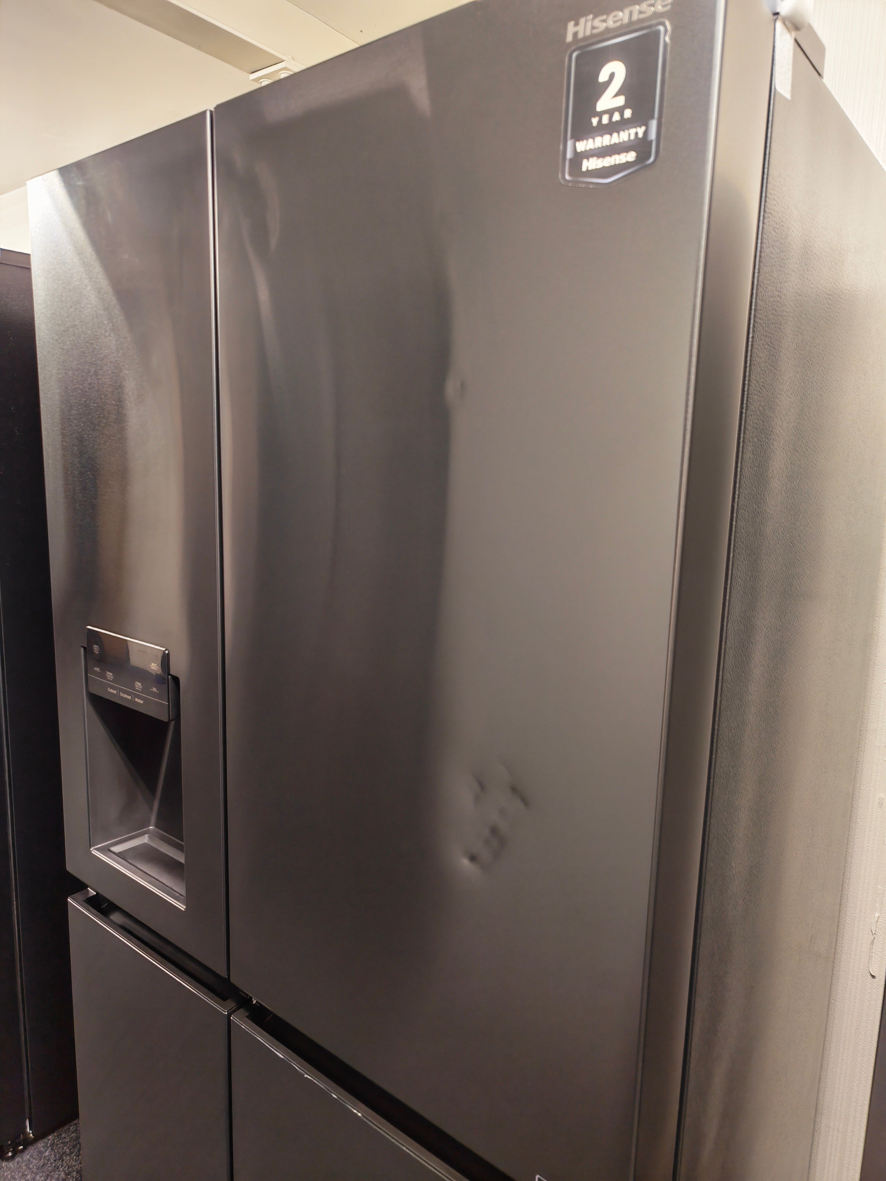 Hisense RS818N4TFE Pureflat Infinite Black American Fridge Freezer