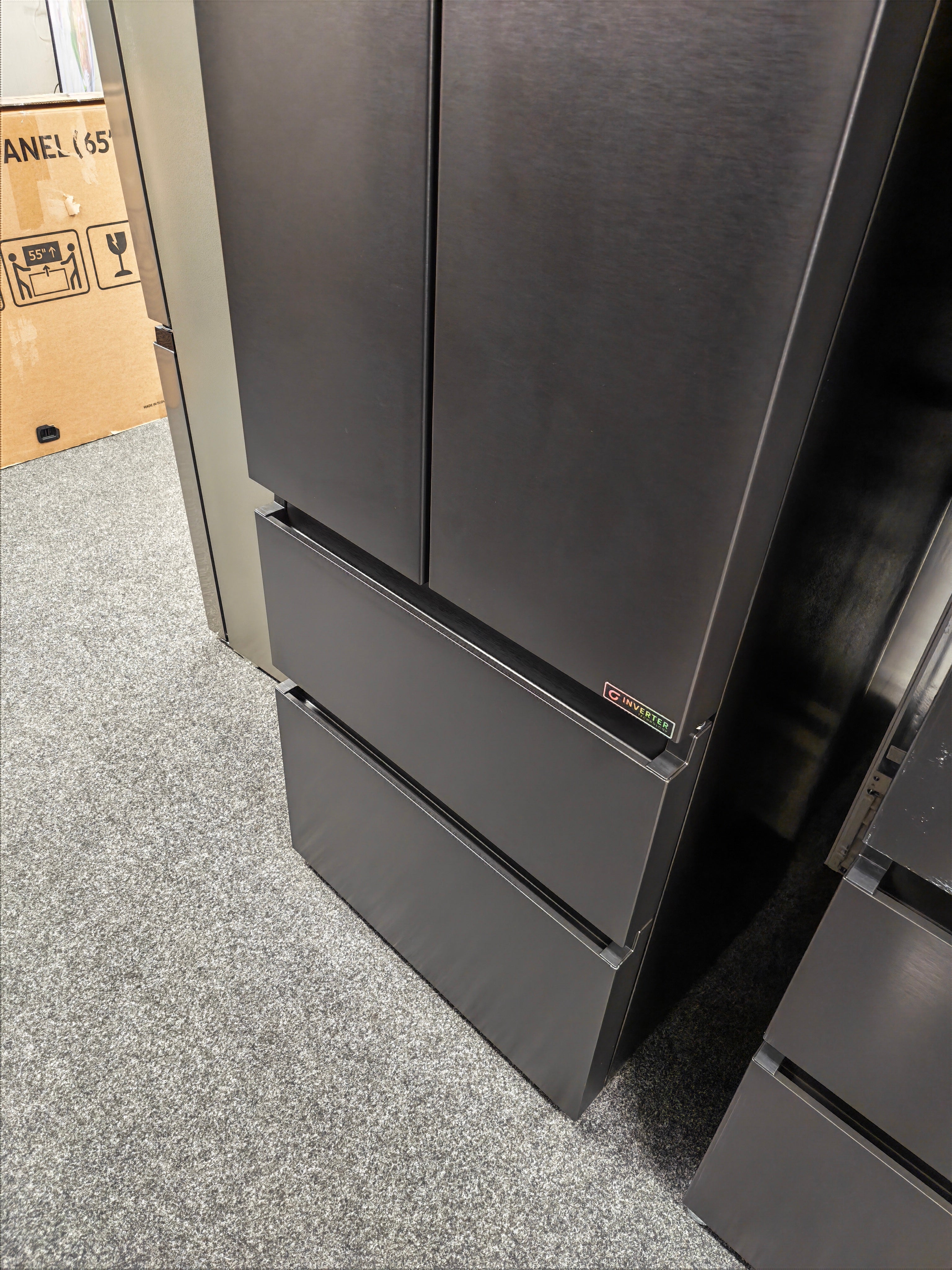 Hisense RF632N4AFE2 Black Narrow American Fridge Freezer