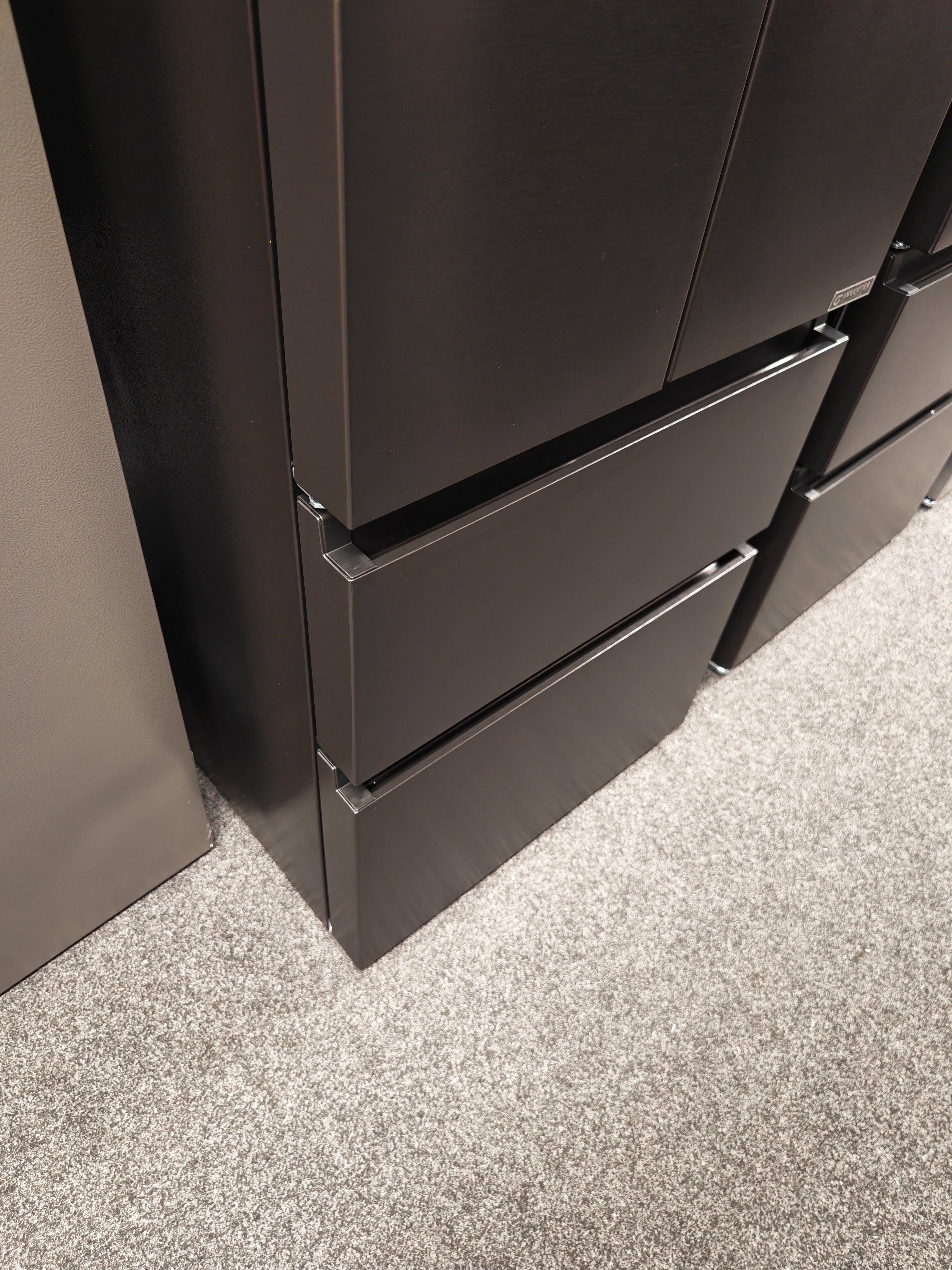 Hisense RF632N4AFE2 Black Narrow American Fridge Freezer
