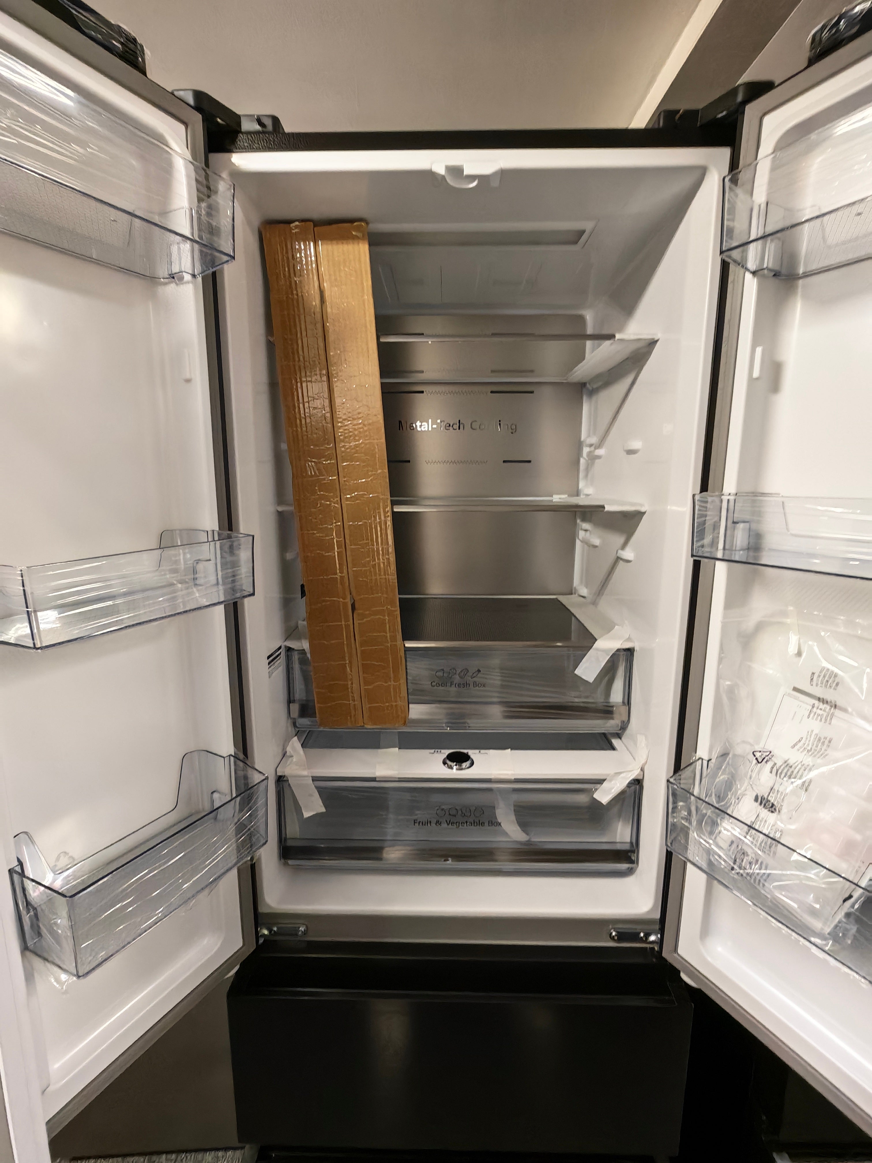 Hisense RF632N4AFE2 Black Narrow American Fridge Freezer