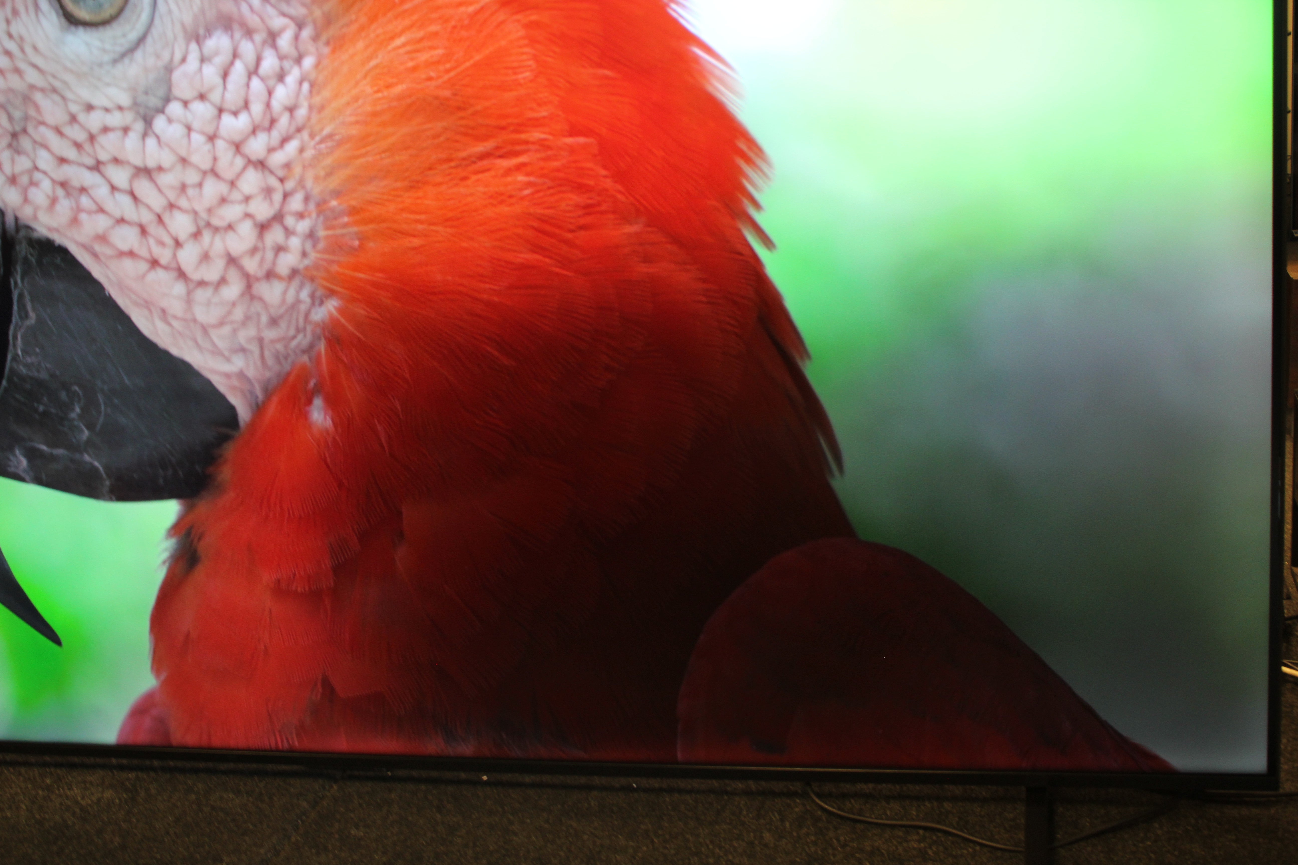 100" Hisense 100E7QTUK PRO Premium 4K HDR Smart Mini LED TV