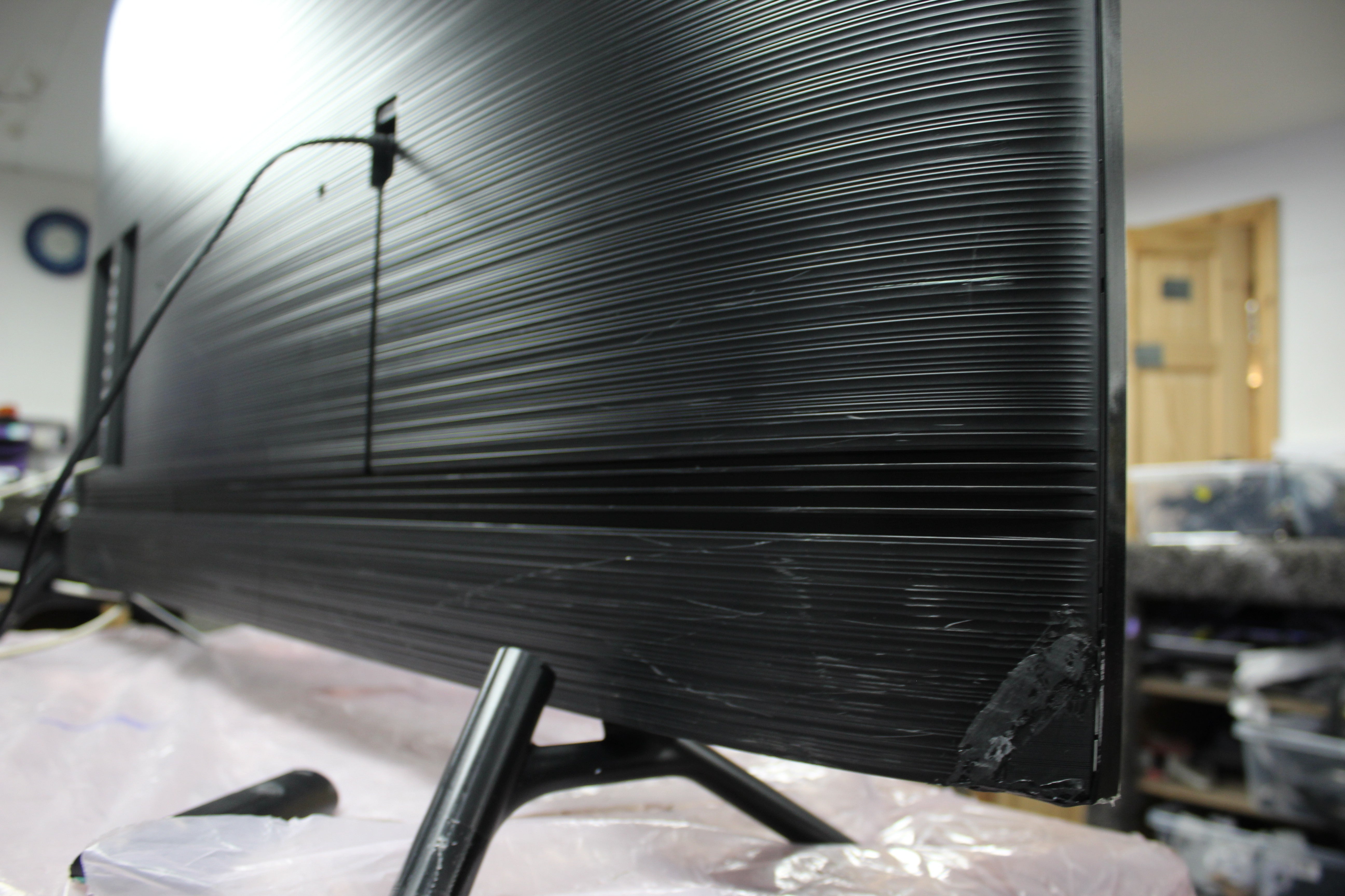 65" Samsung QE65Q70RAT 4K HDR Smart QLED TV - Electronic World TV