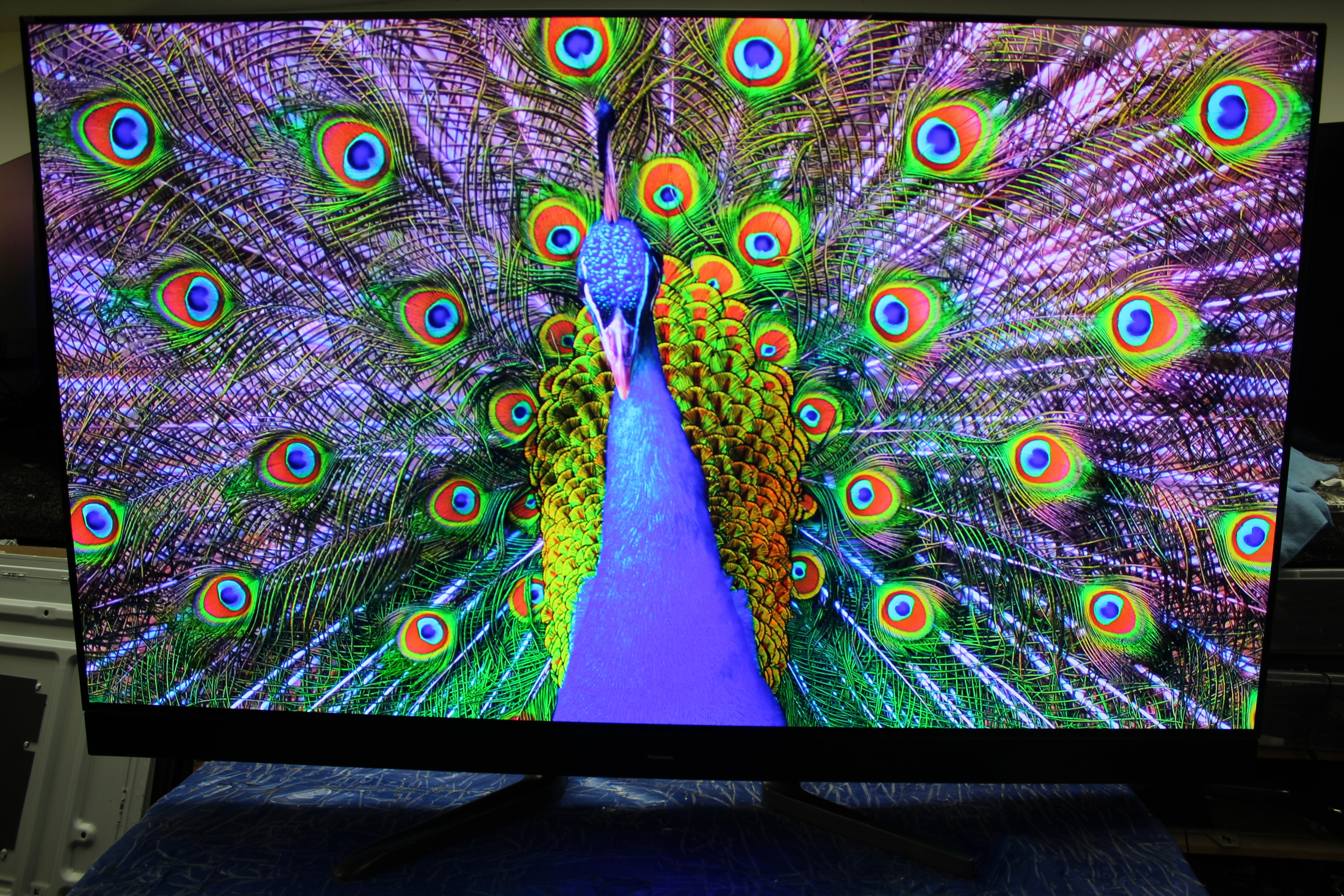 65" Panasonic TX-65LZ2000B 4K HDR Smart OLED TV