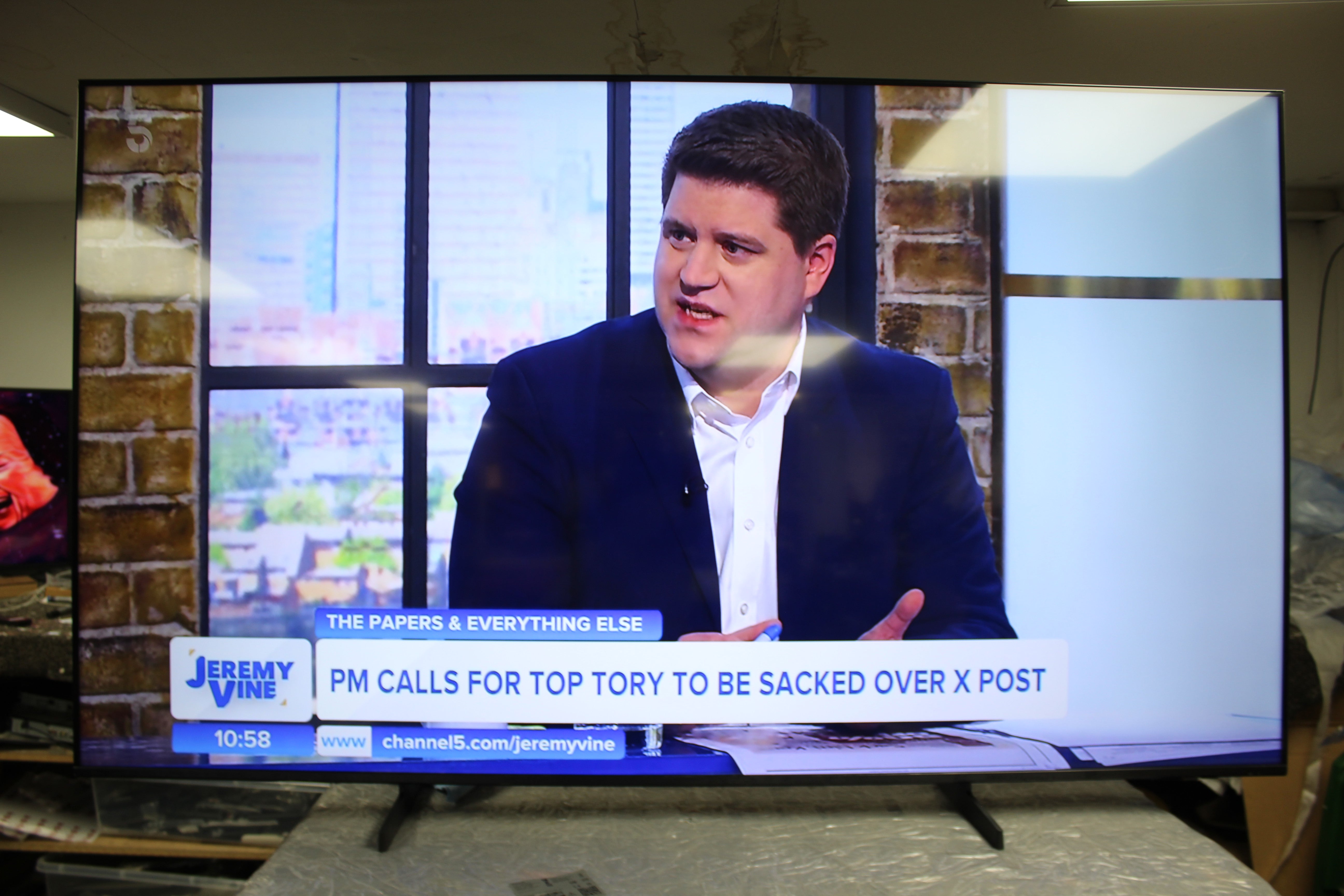 75" Samsung UE75U8000F 4K HDR Crystal Smart LED TV