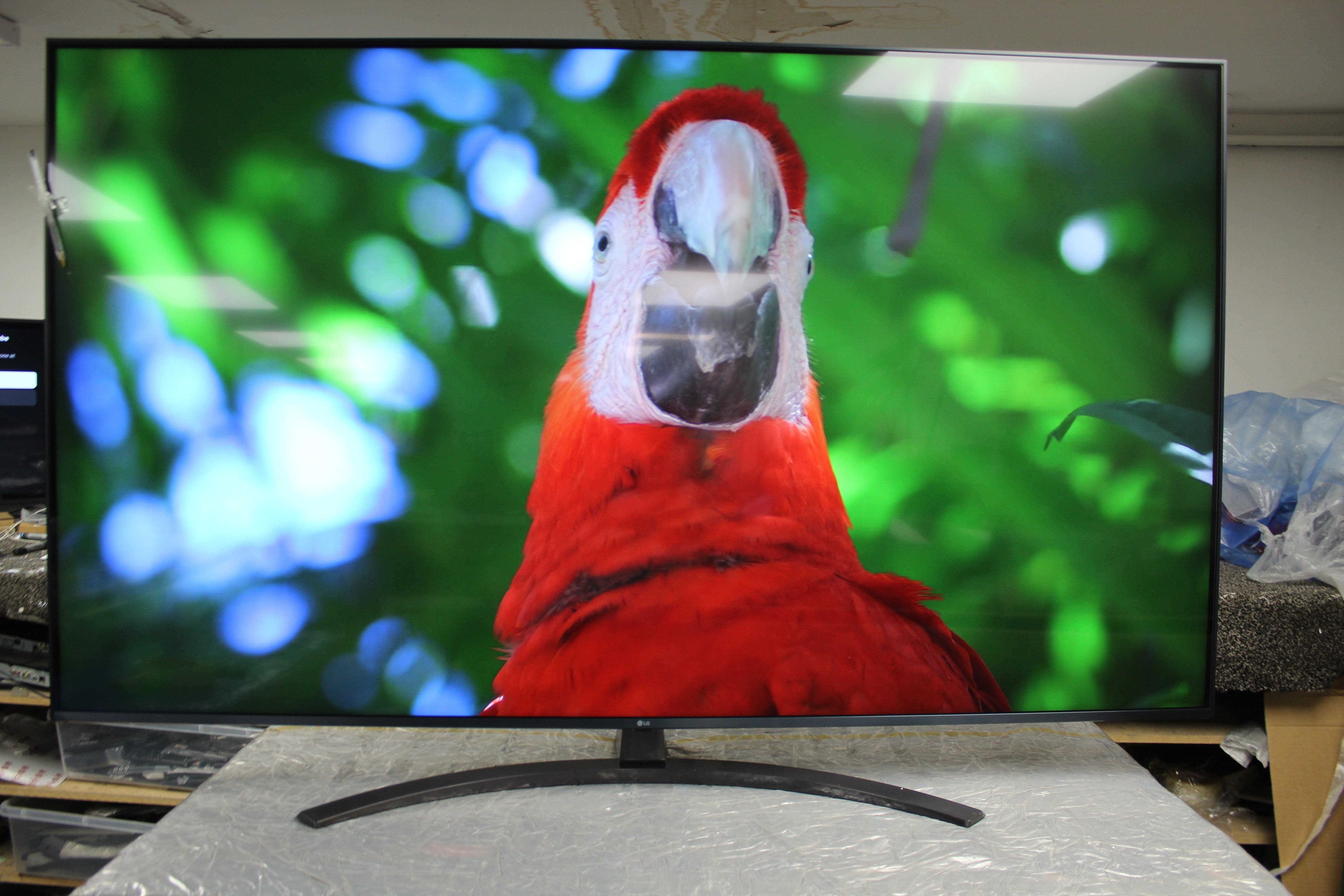 65" LG 65UT81006LA 4K Ultra HD HDR Smart LED TV