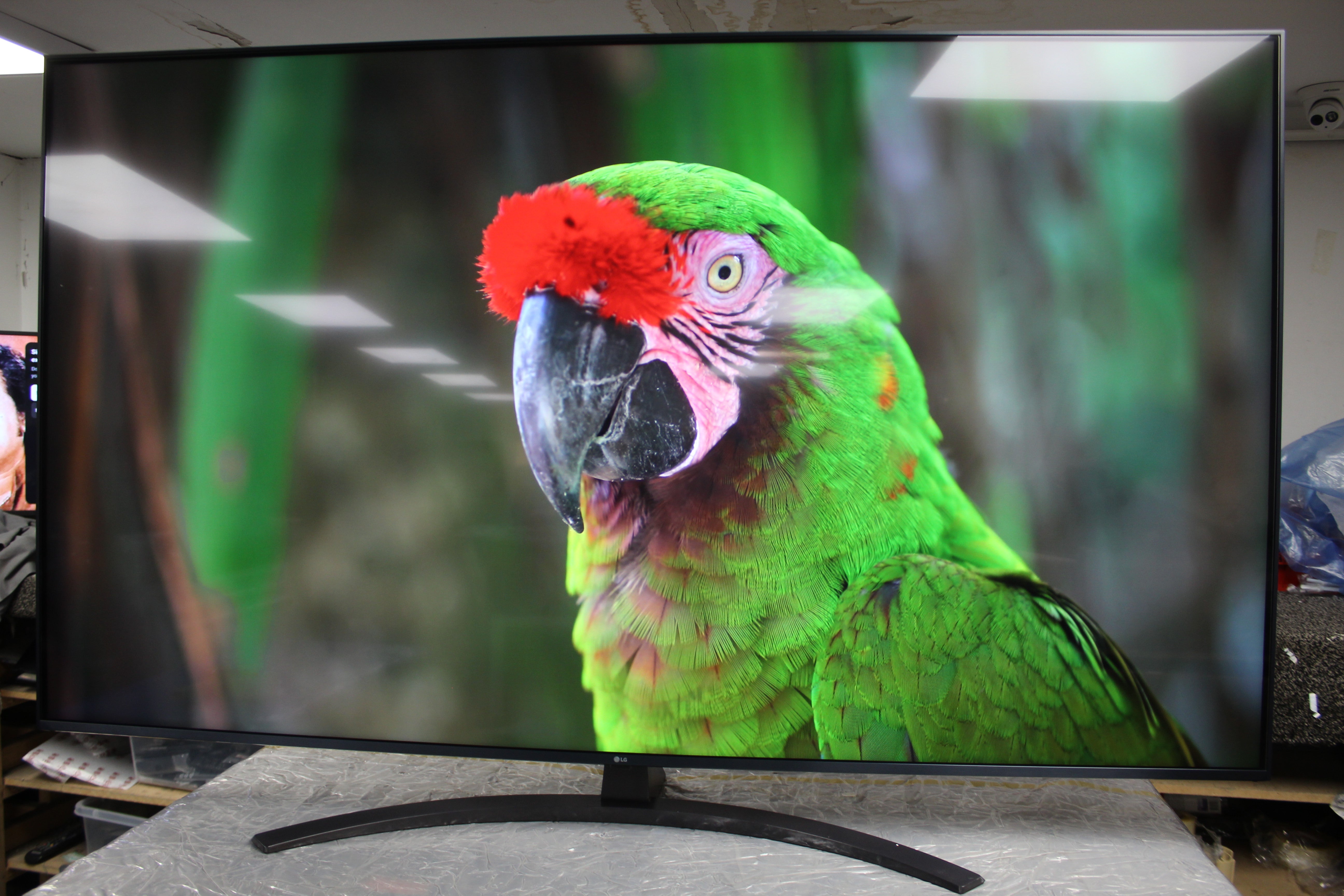 65" LG 65UT81006LA 4K Ultra HD HDR Smart LED TV