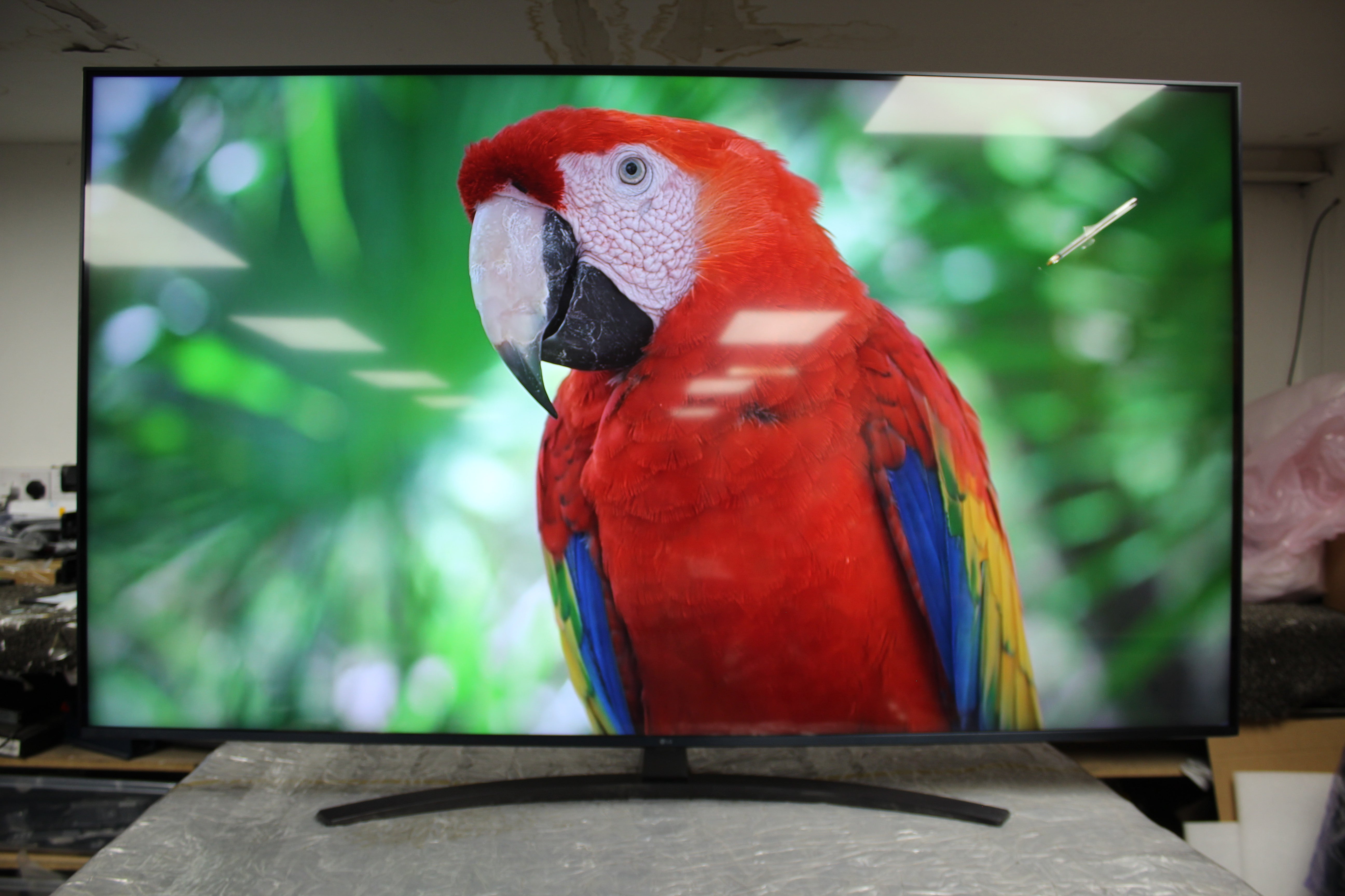 65" LG 65UR81006LJ 4K Ultra HD HDR Smart LED TV
