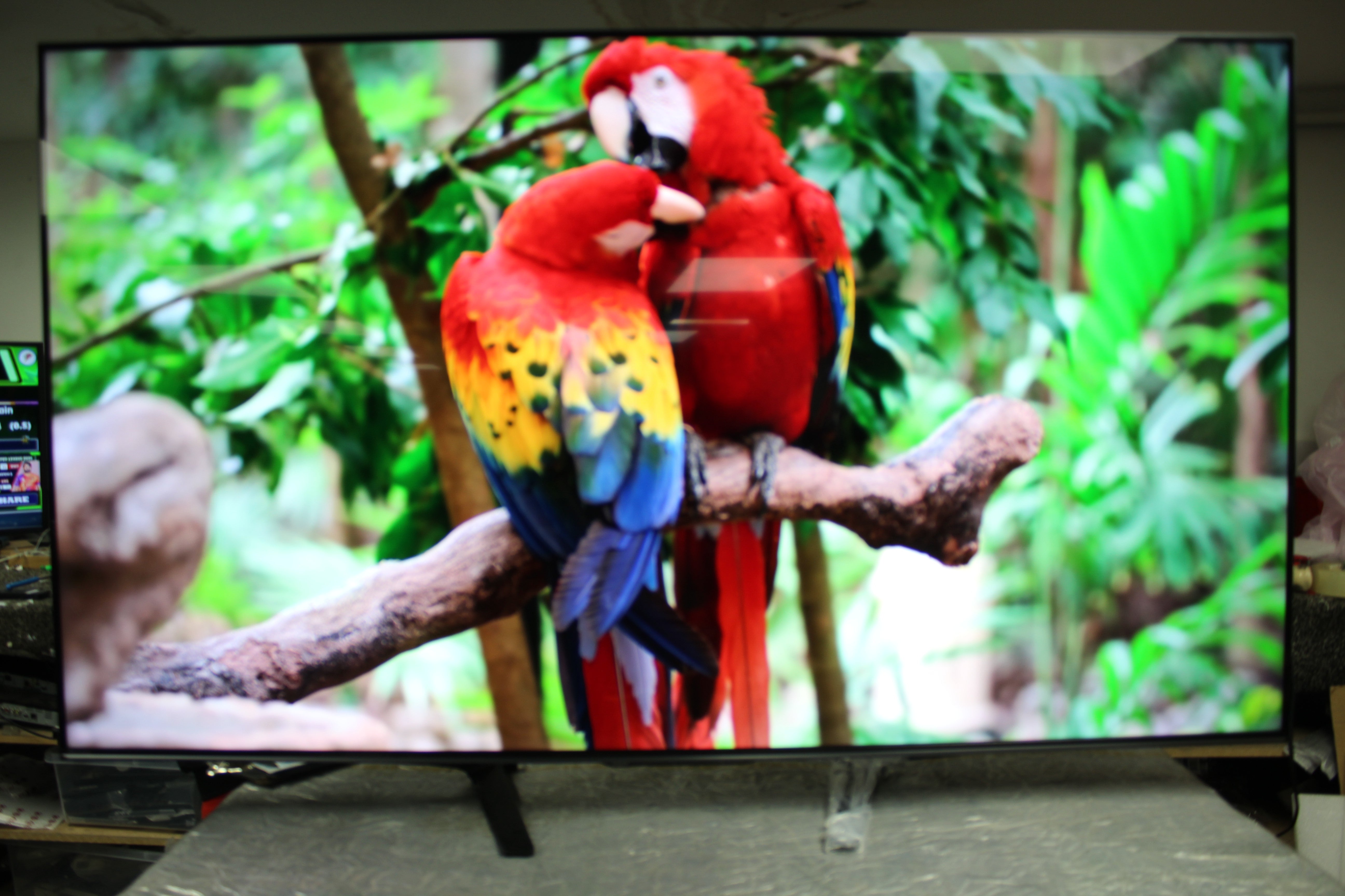 65" Hisense 65U7NQTUK Premium 4K HDR Smart Mini LED TV
