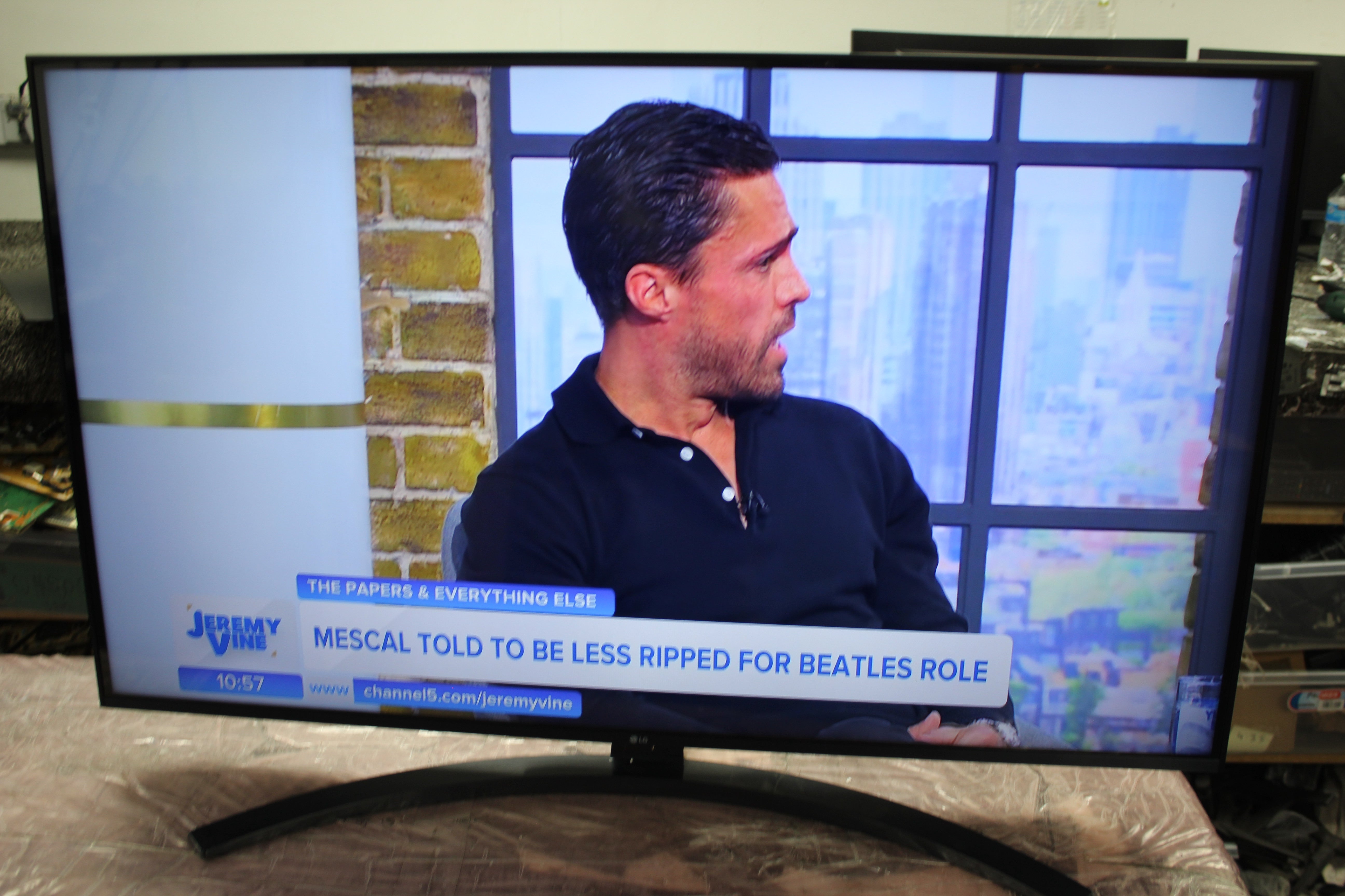 43" LG 43UT81006LA 4K Ultra HD HDR Smart LED TV - Electronic World TV