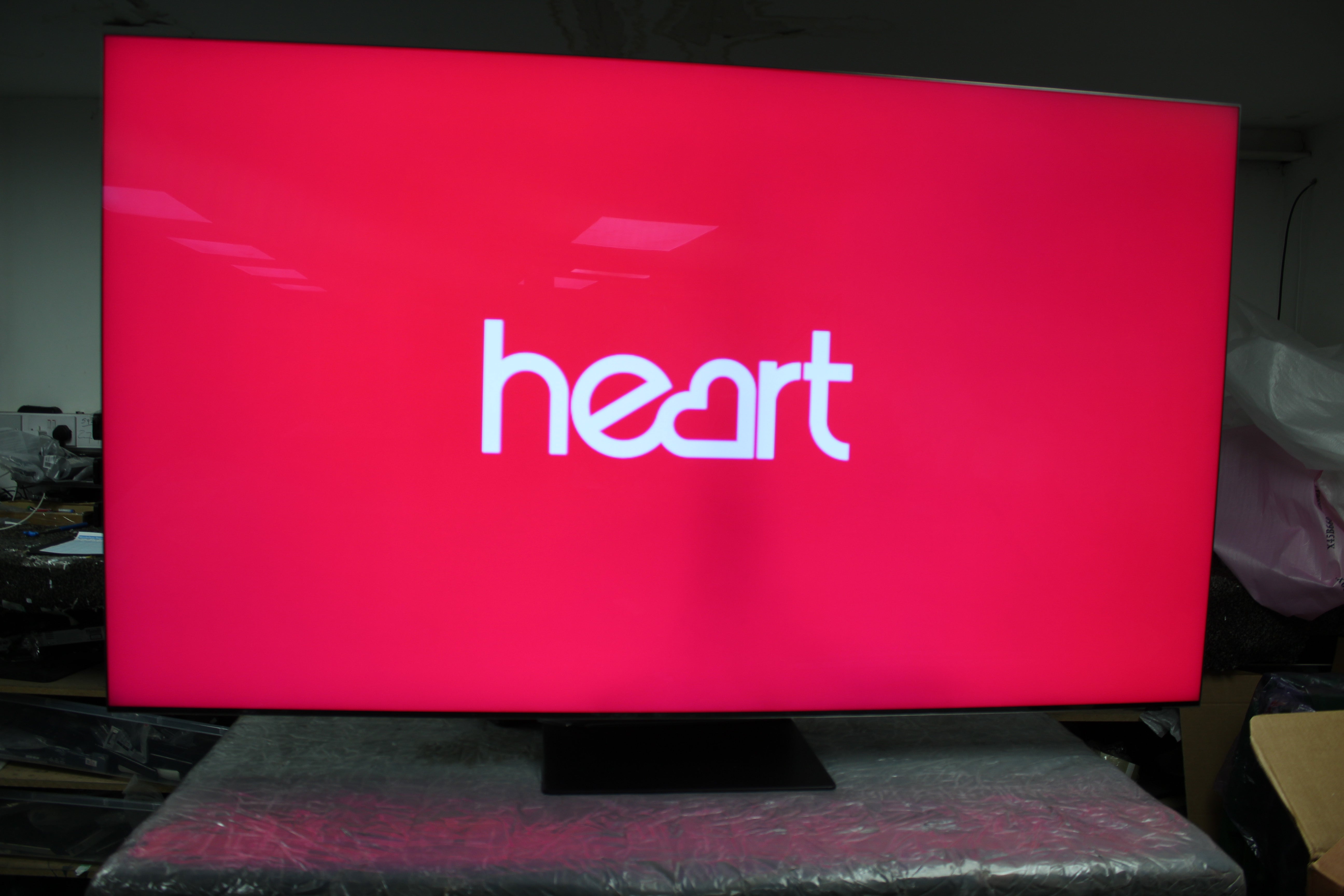 65" Samsung QE65QN900CTXXU Flagship 8K HDR Neo QLED TV