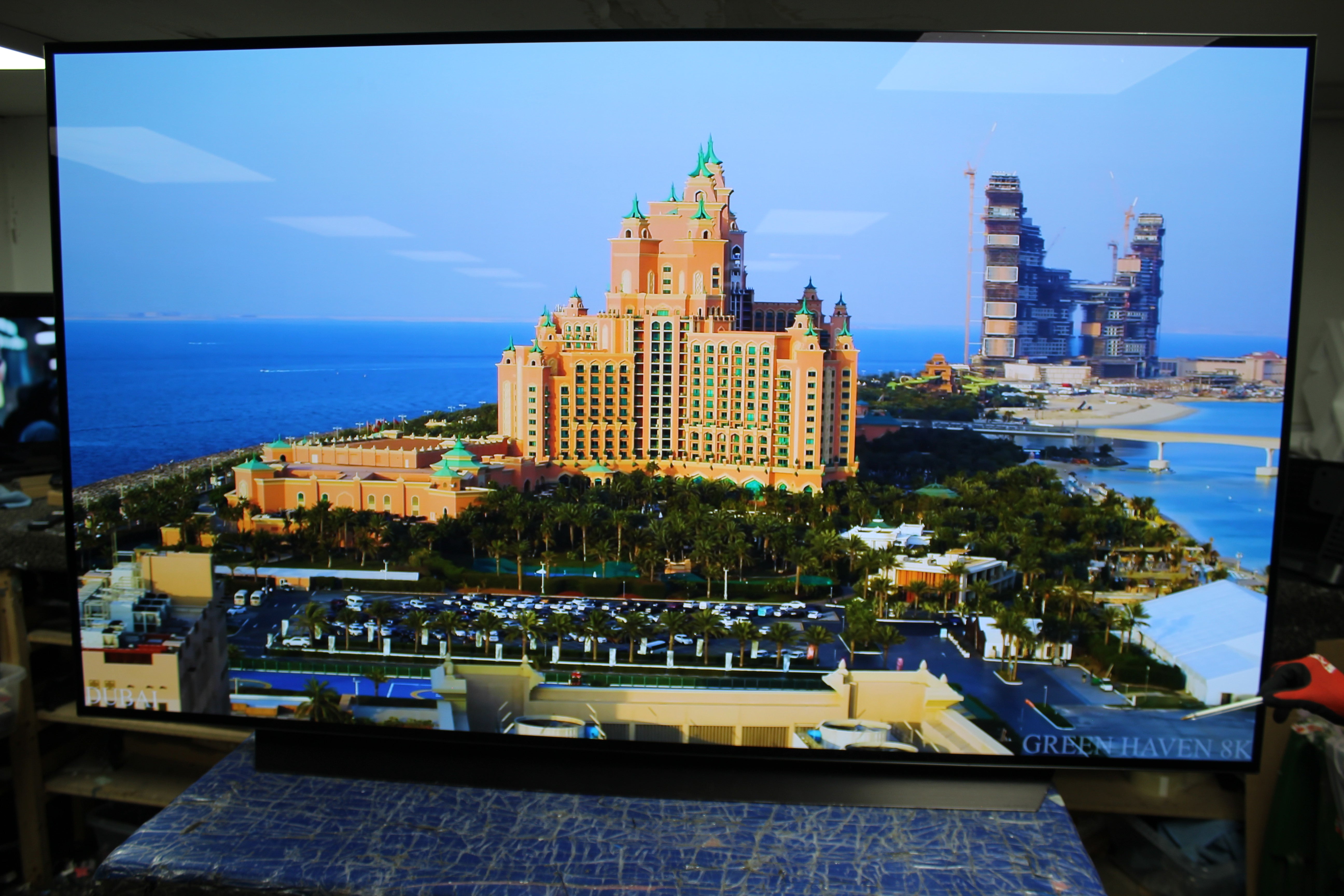 77" LG OLED77C14LB 4K HDR Smart OLED TV