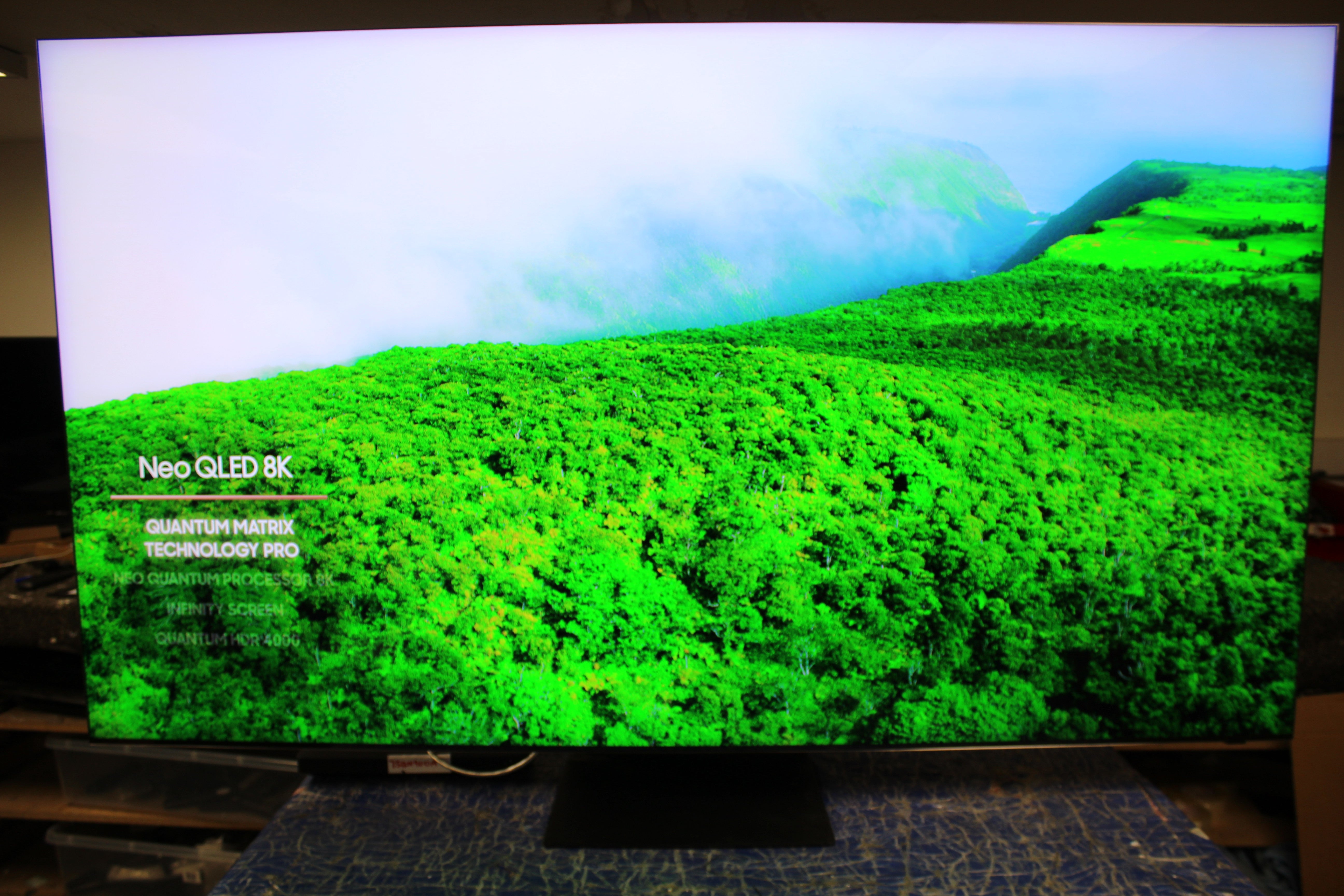 75" Samsung QE75QN900ATXXU Flagship 8K HDR Neo QLED TV