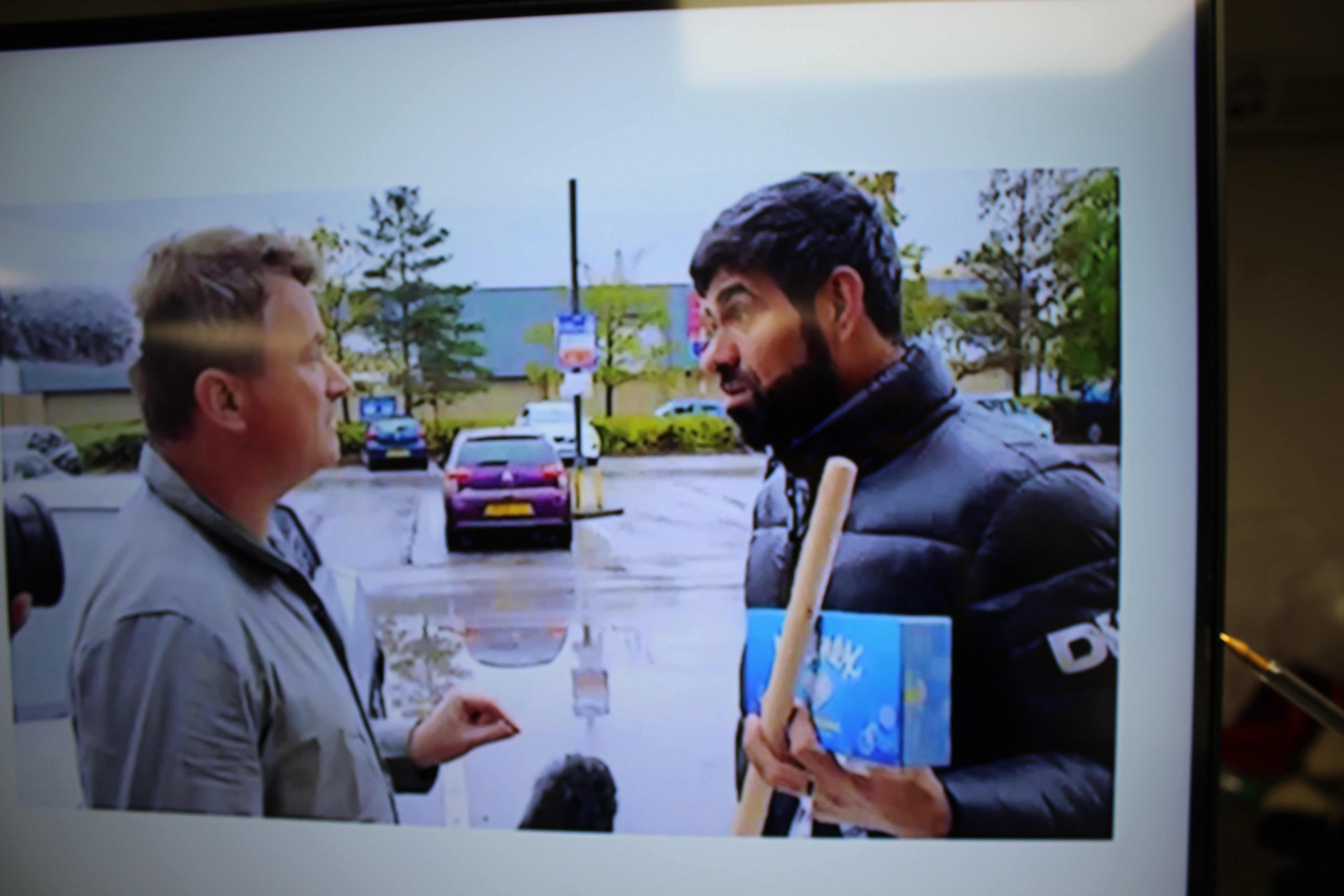 65" Samsung QE65Q60AAUXXU 4K HDR Smart QLED TV