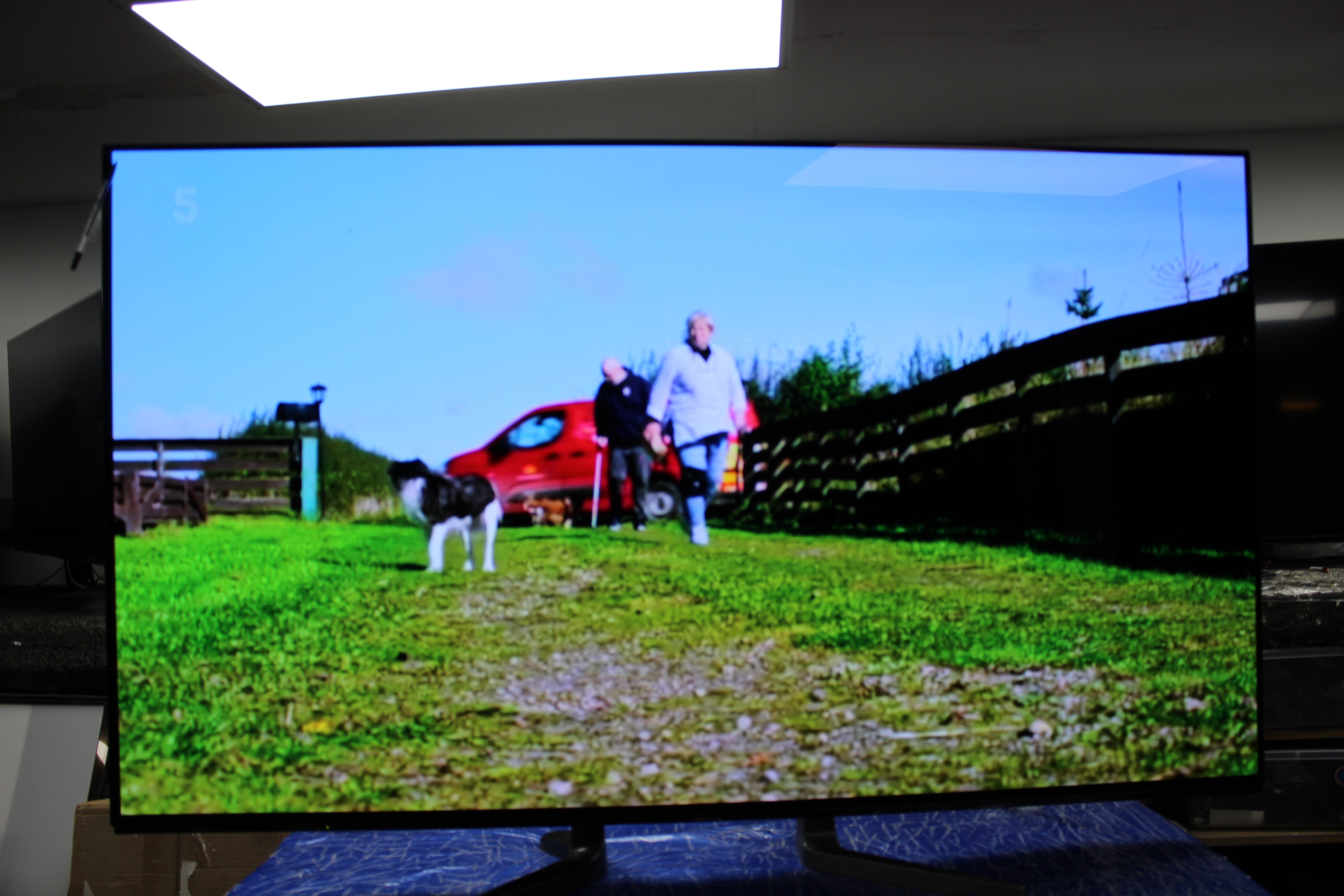 65" Panasonic TV-65Z85AEB 4K HDR Smart OLED Fire TV