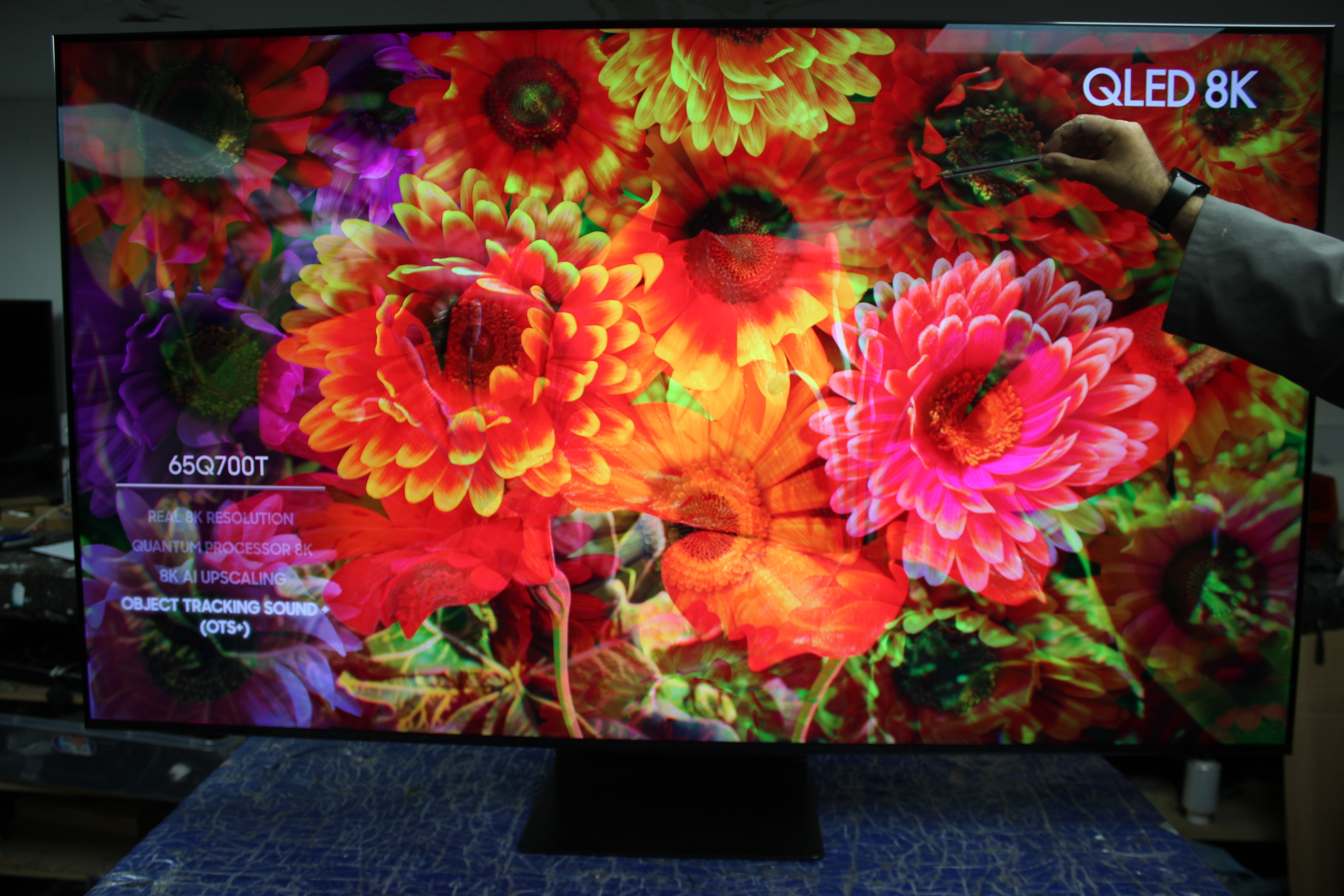 65" Samsung QE65Q700TATXXU Premium 8K HDR QLED TV - Electronic World TV