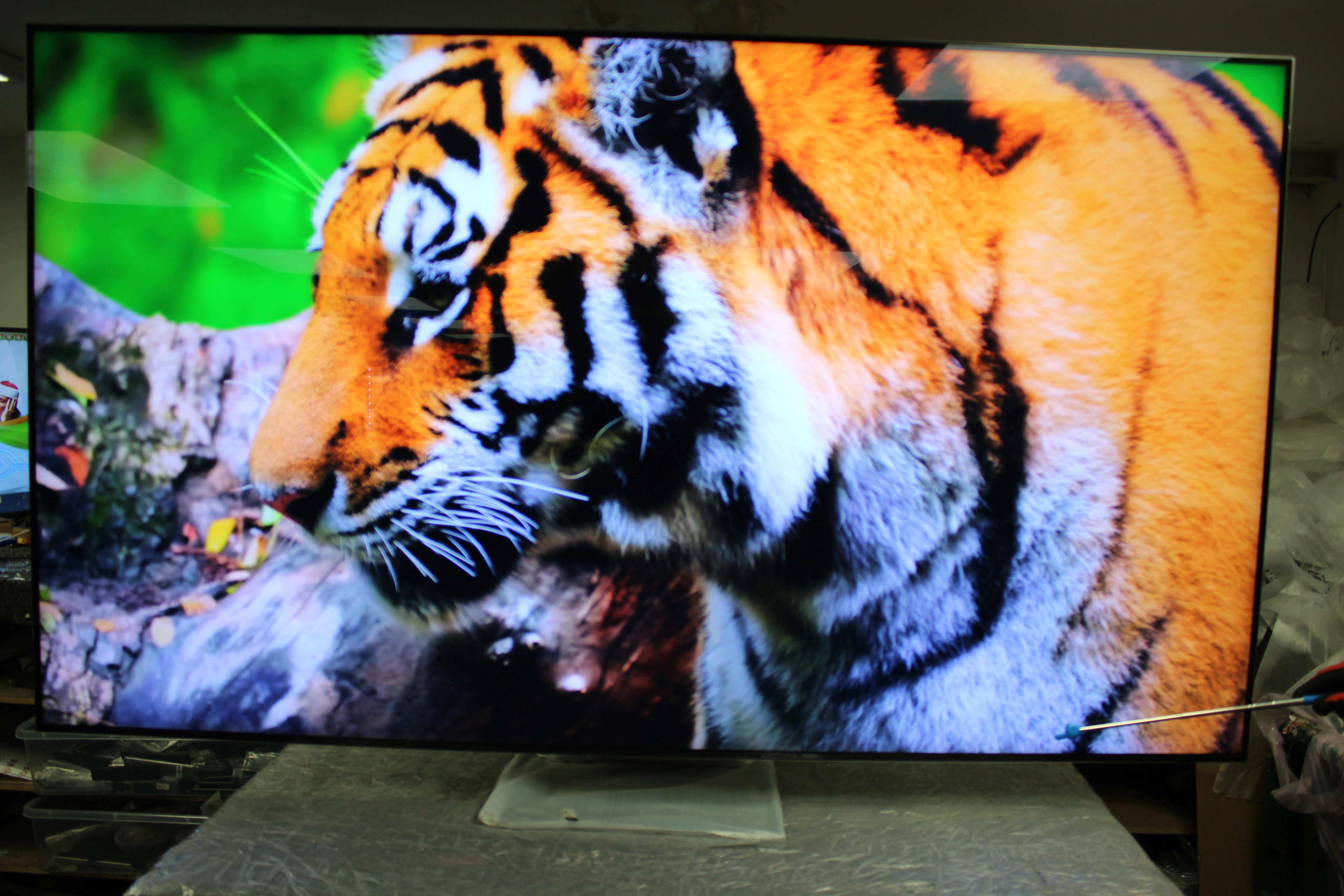 75" Samsung QE75QN700CTXXU Flagship 8K HDR Neo QLED TV