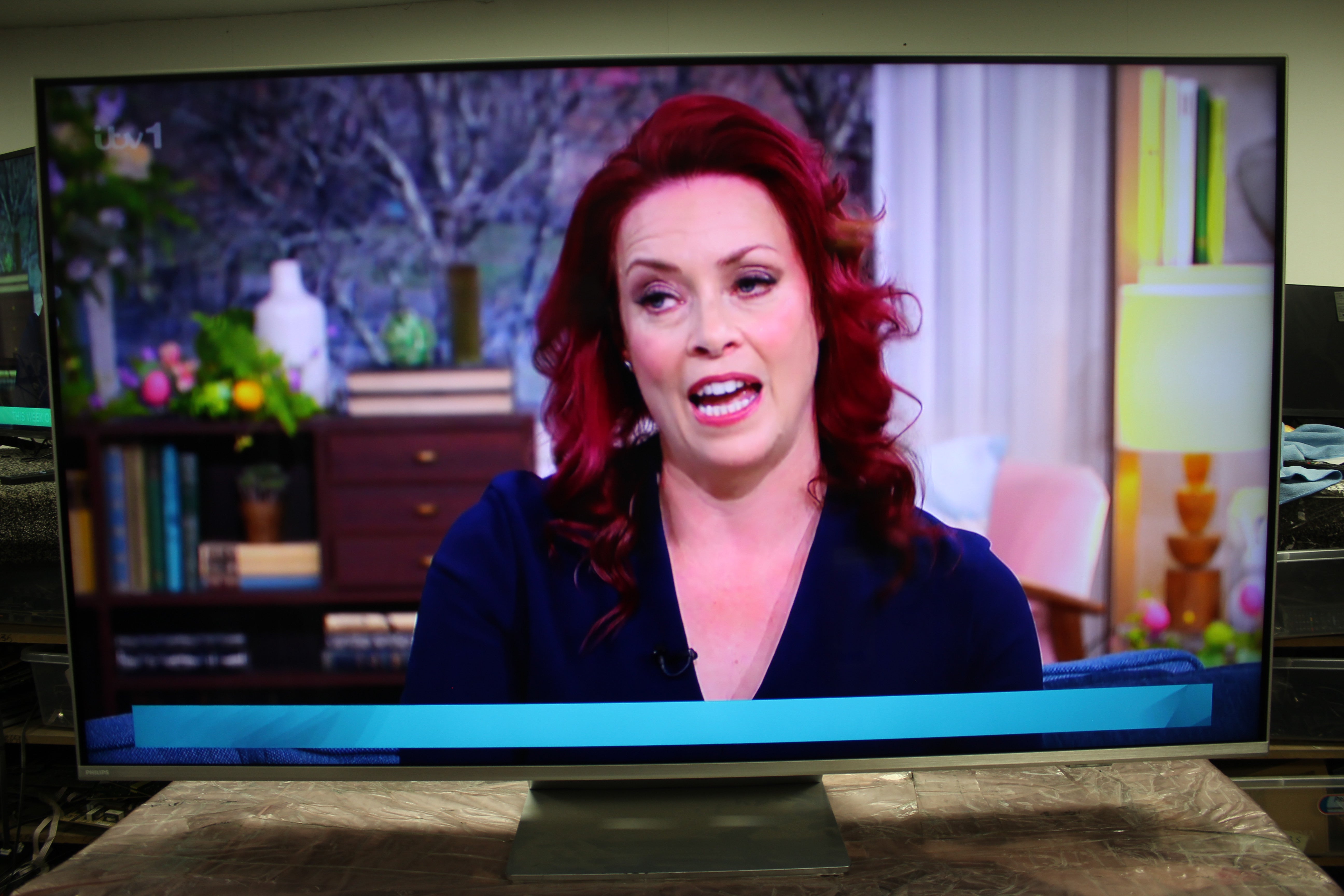 55" Philips "The One" 55PUS8807/12 Ambilight 4K HDR Android Smart LED TV - Electronic World TV