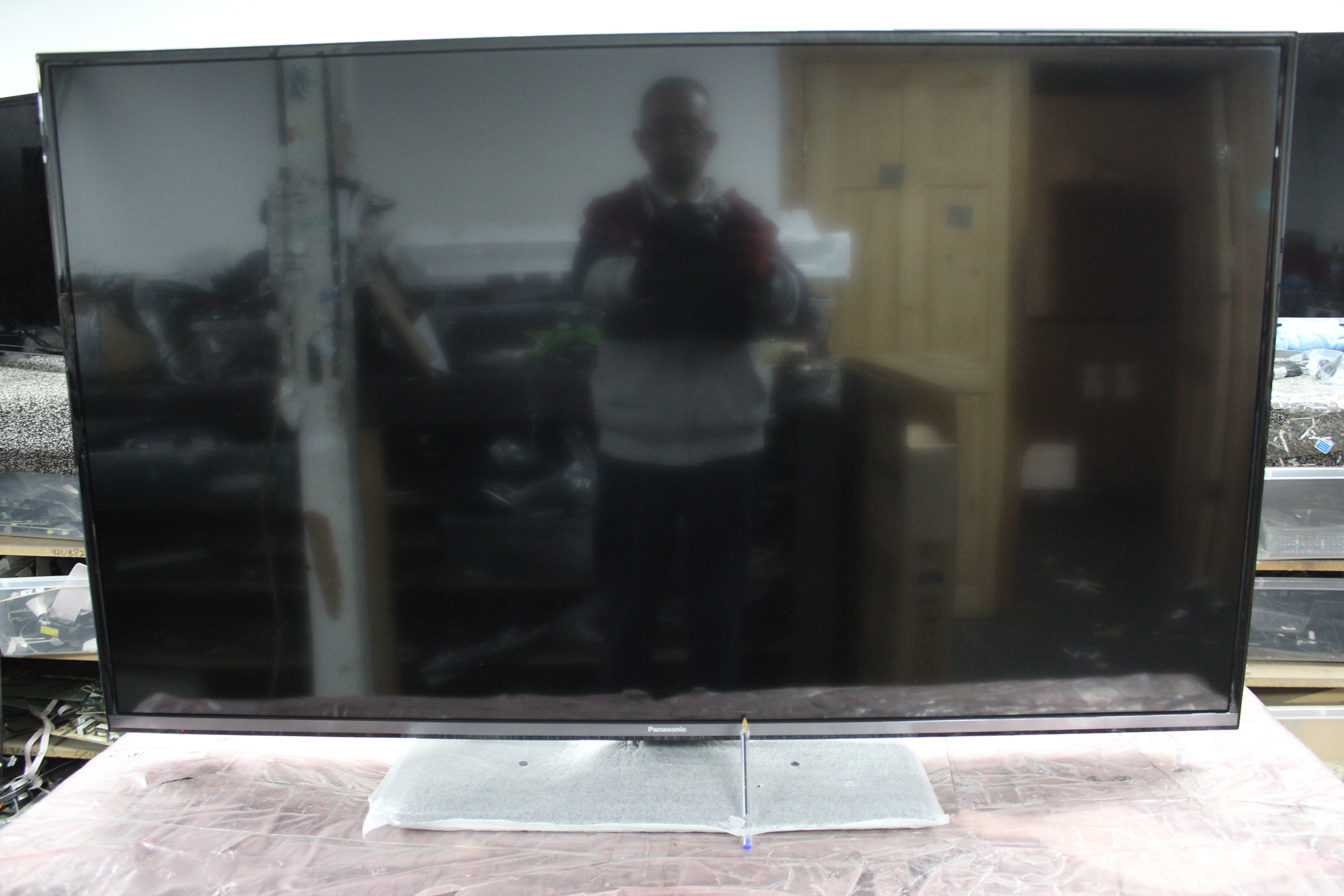 49" Panasonic TX-49FX555B 4K Ultra HD HDR Smart LED TV - Electronic World TV