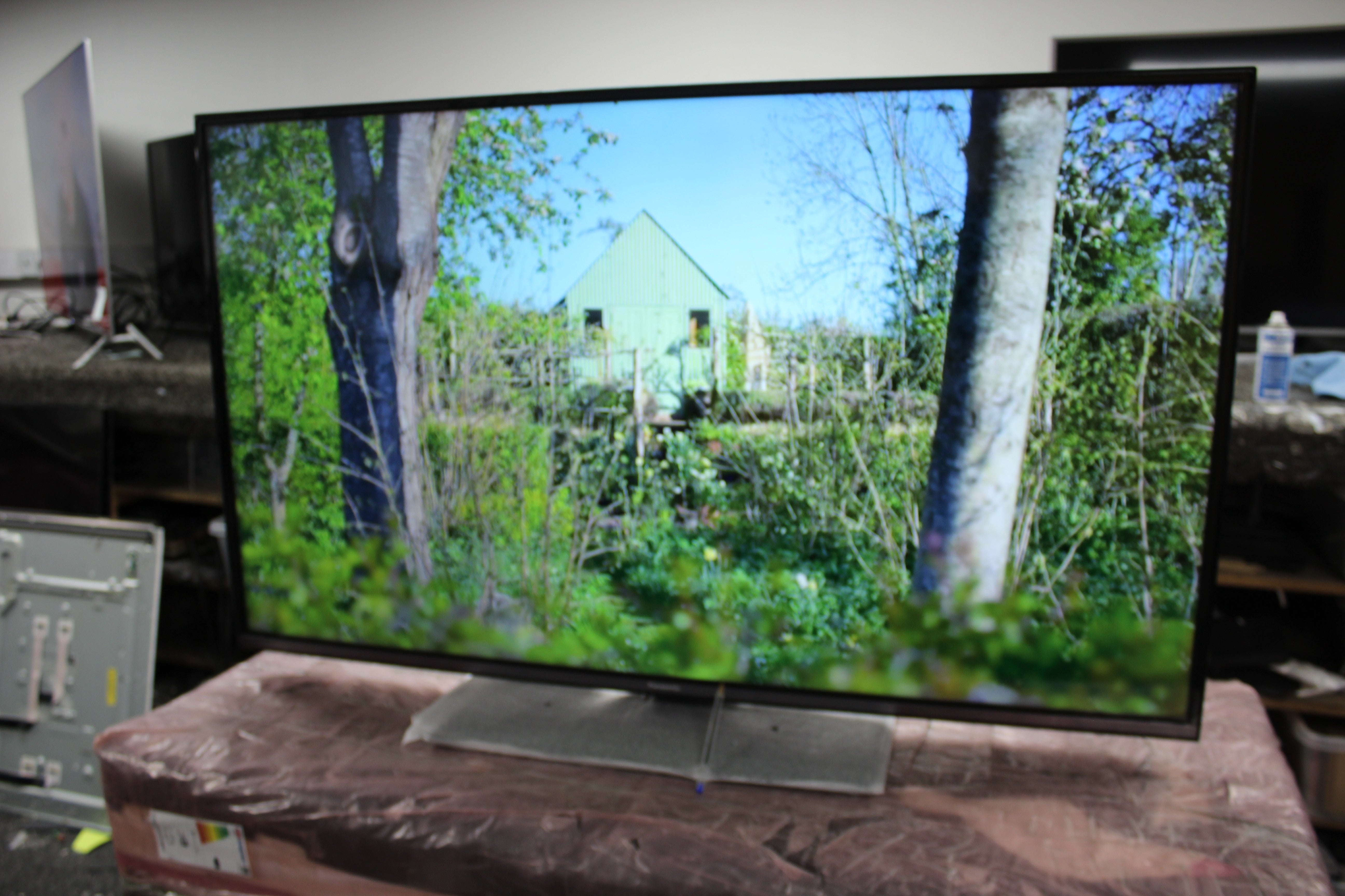 49" Panasonic TX-49FX555B 4K Ultra HD HDR Smart LED TV - Electronic World TV