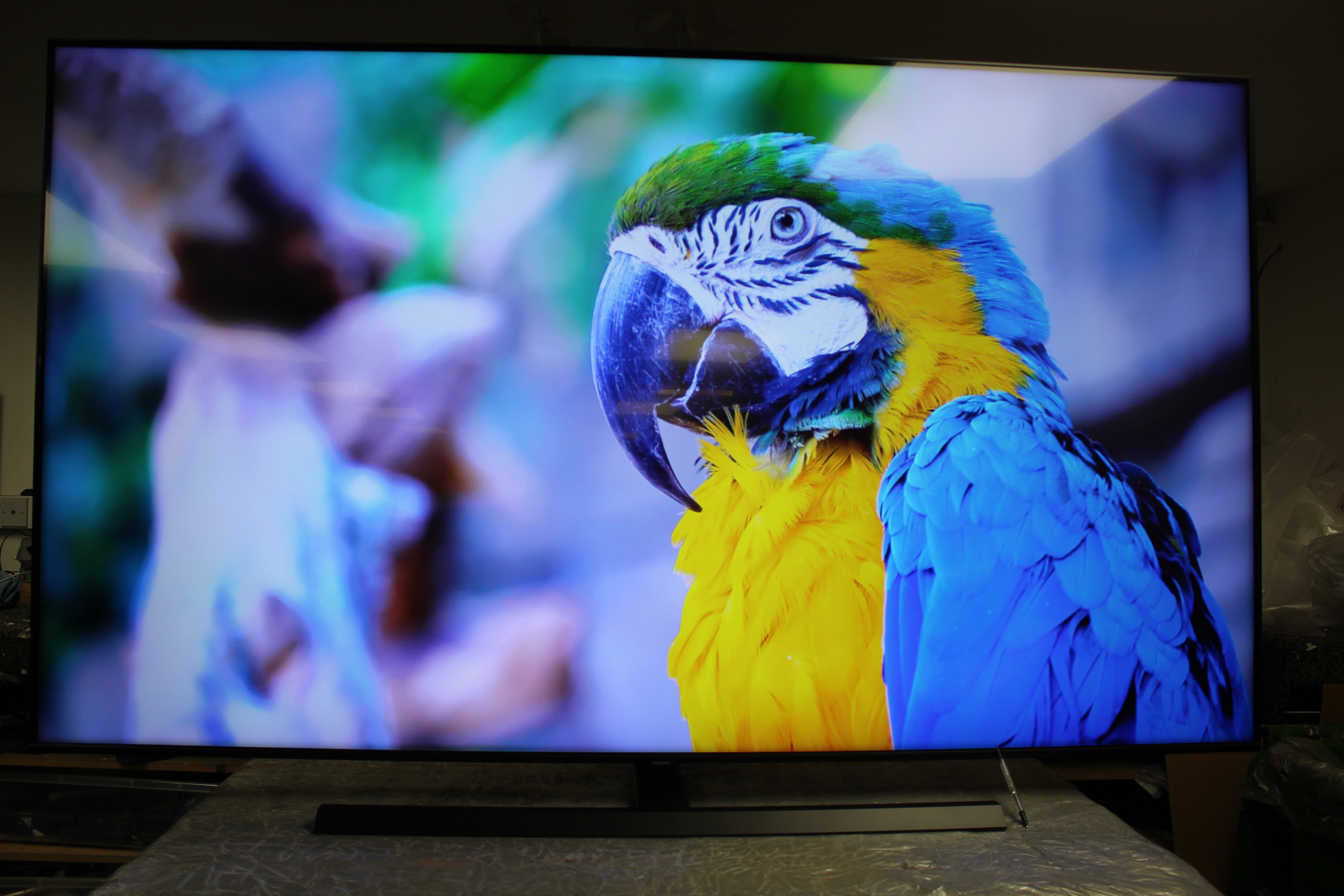 75" Samsung QE75Q60TAUXXU Crystal 4K Quantum HDR Smart QLED TV
