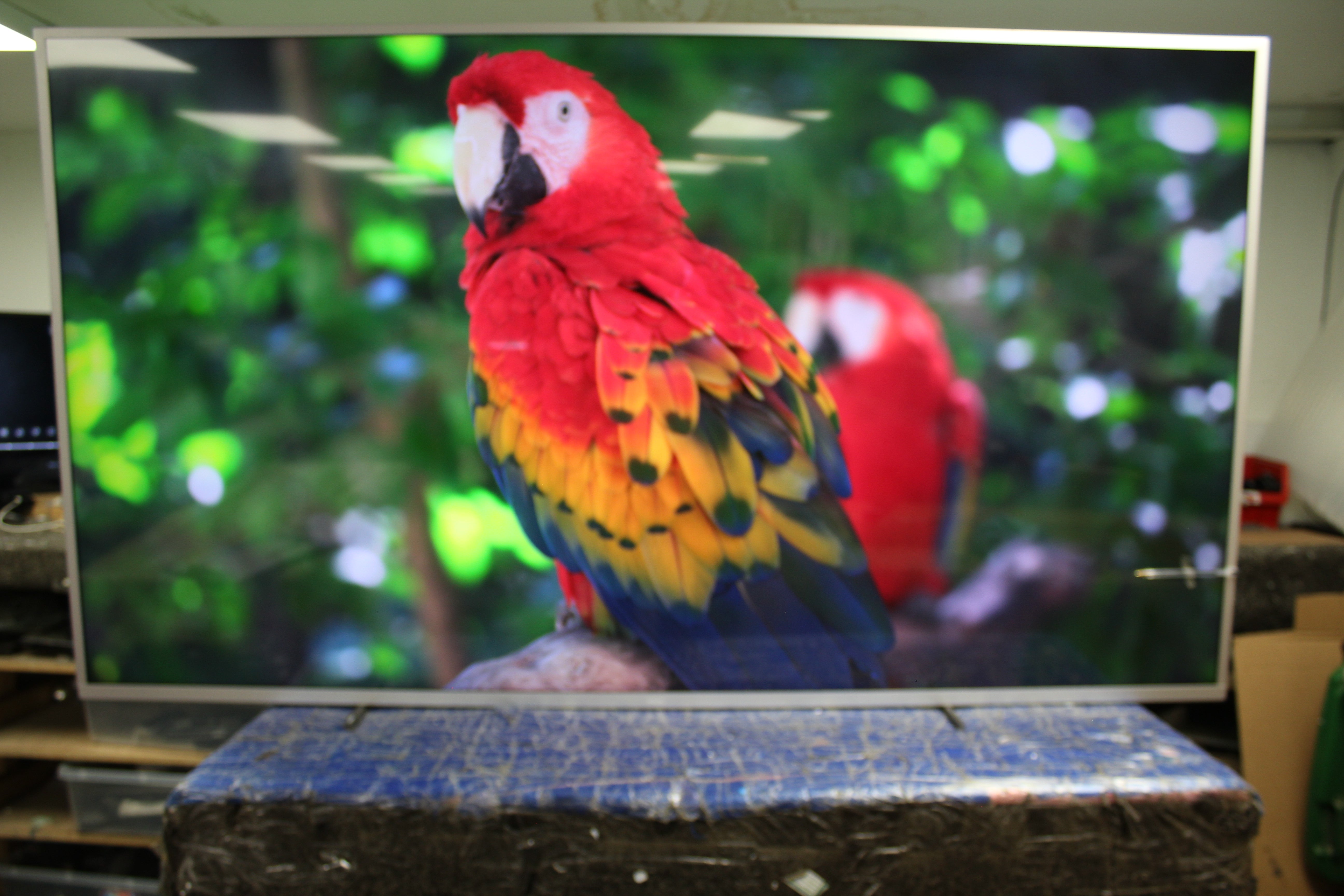70" Philips 70PUS8555/12 Ambilight 4K HDR Android Smart LED TV