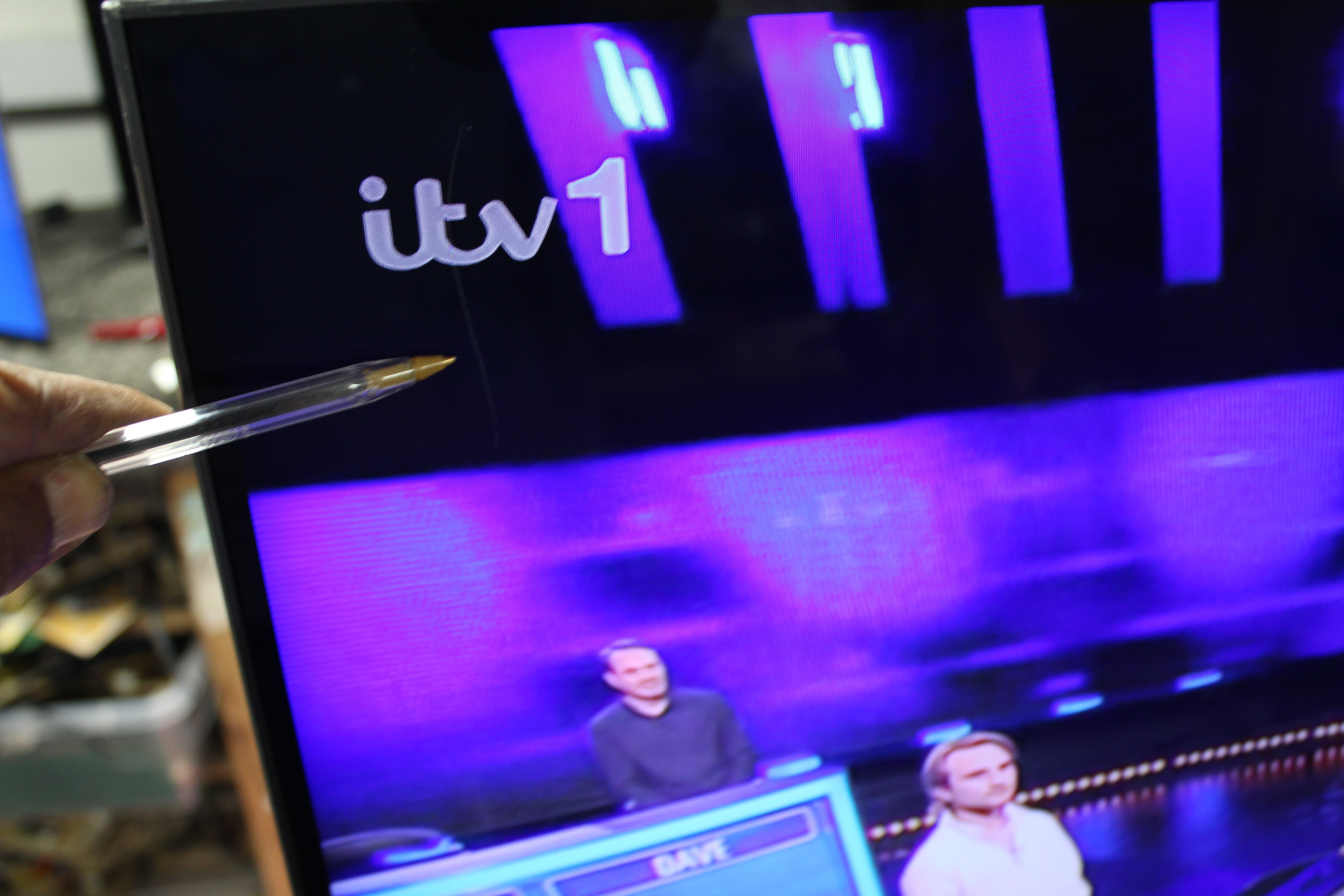 43" Samsung QE43QN90DATXXU Flagship 4K HDR Neo QLED TV - Electronic World TV