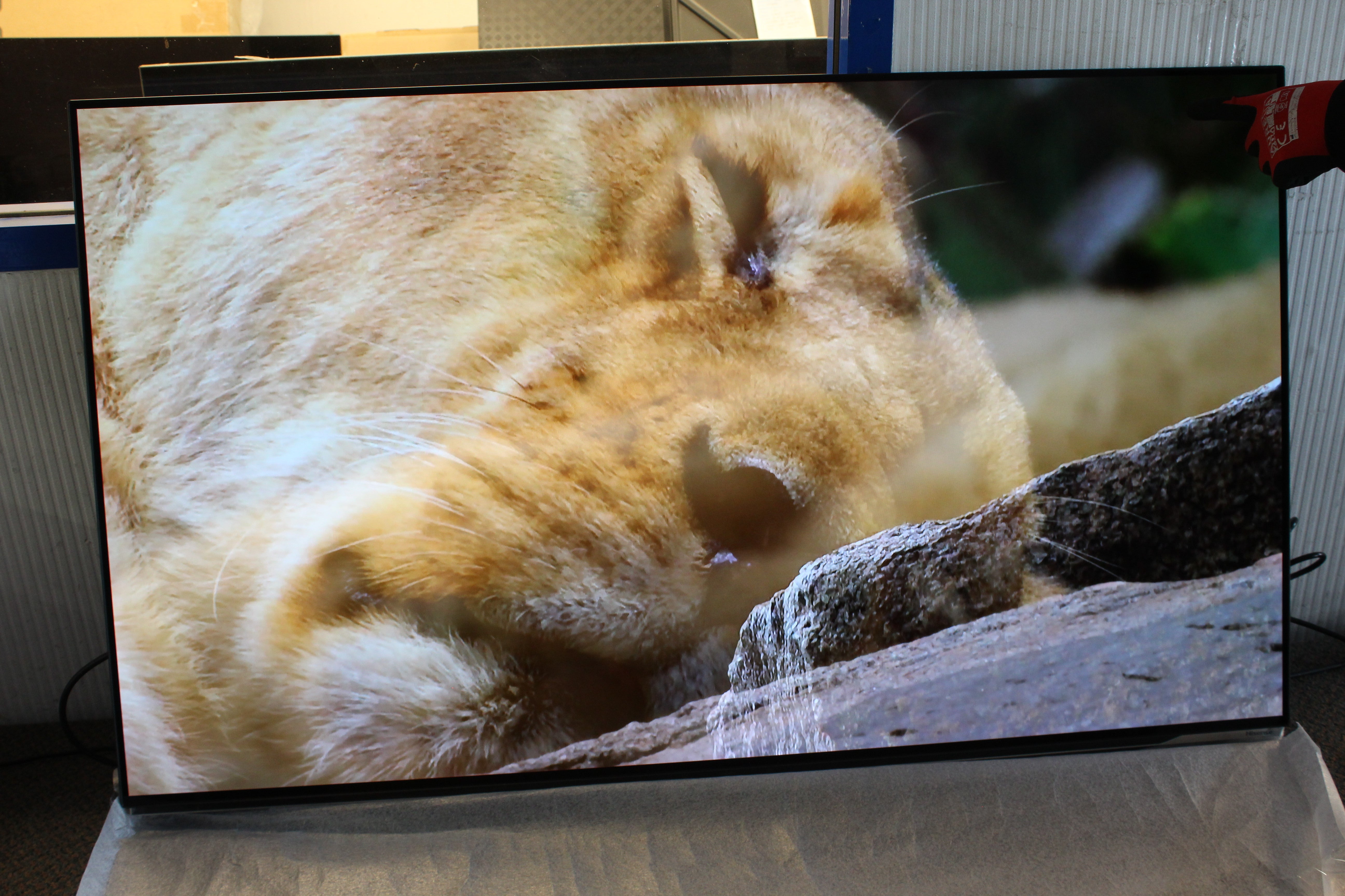 55" Hisense 55A85HTUK Premium 4K HDR Smart OLED TV