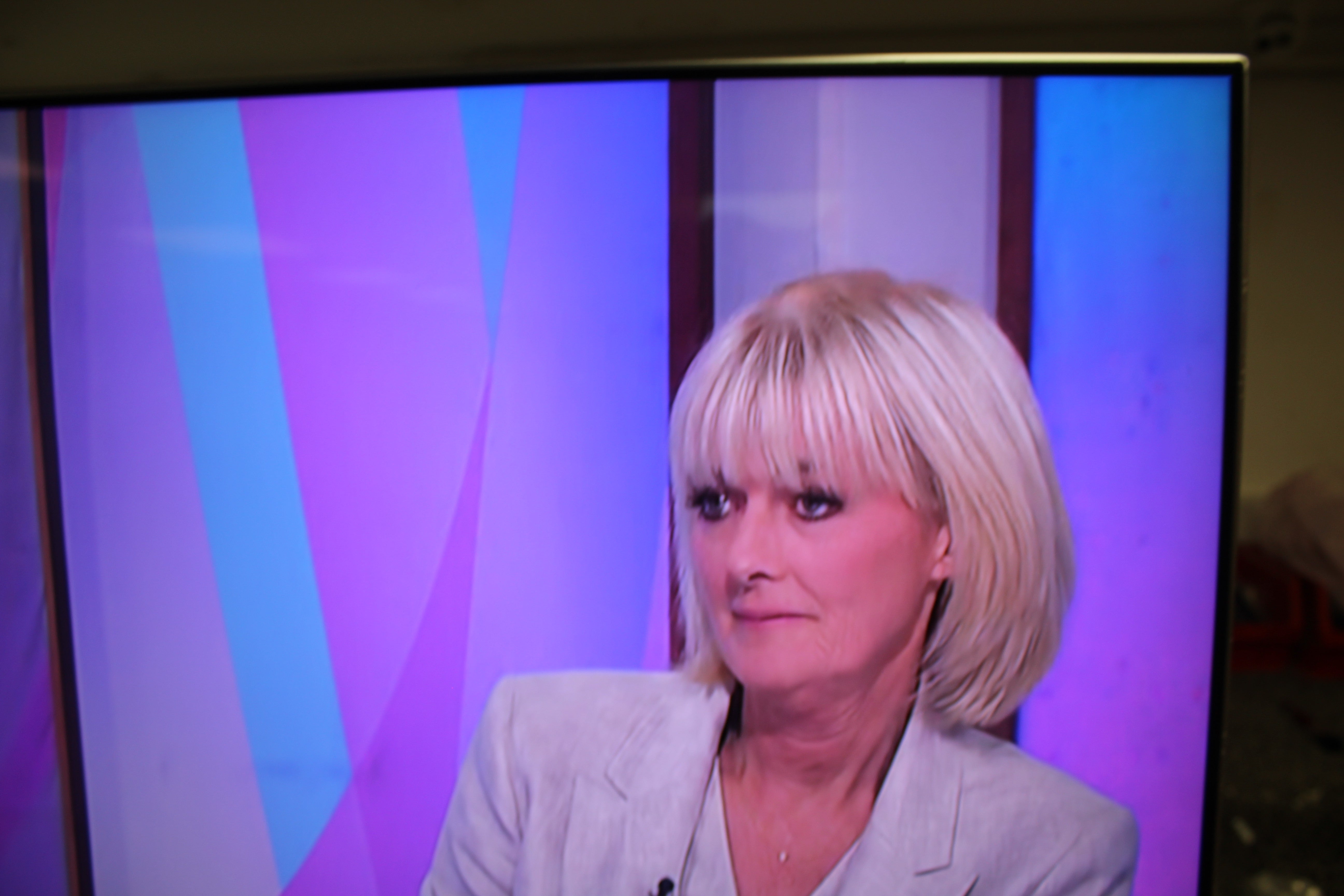 55" Samsung QE55Q7FNA Premium Certified 4K UHD HDR QLED TV - Electronic World TV