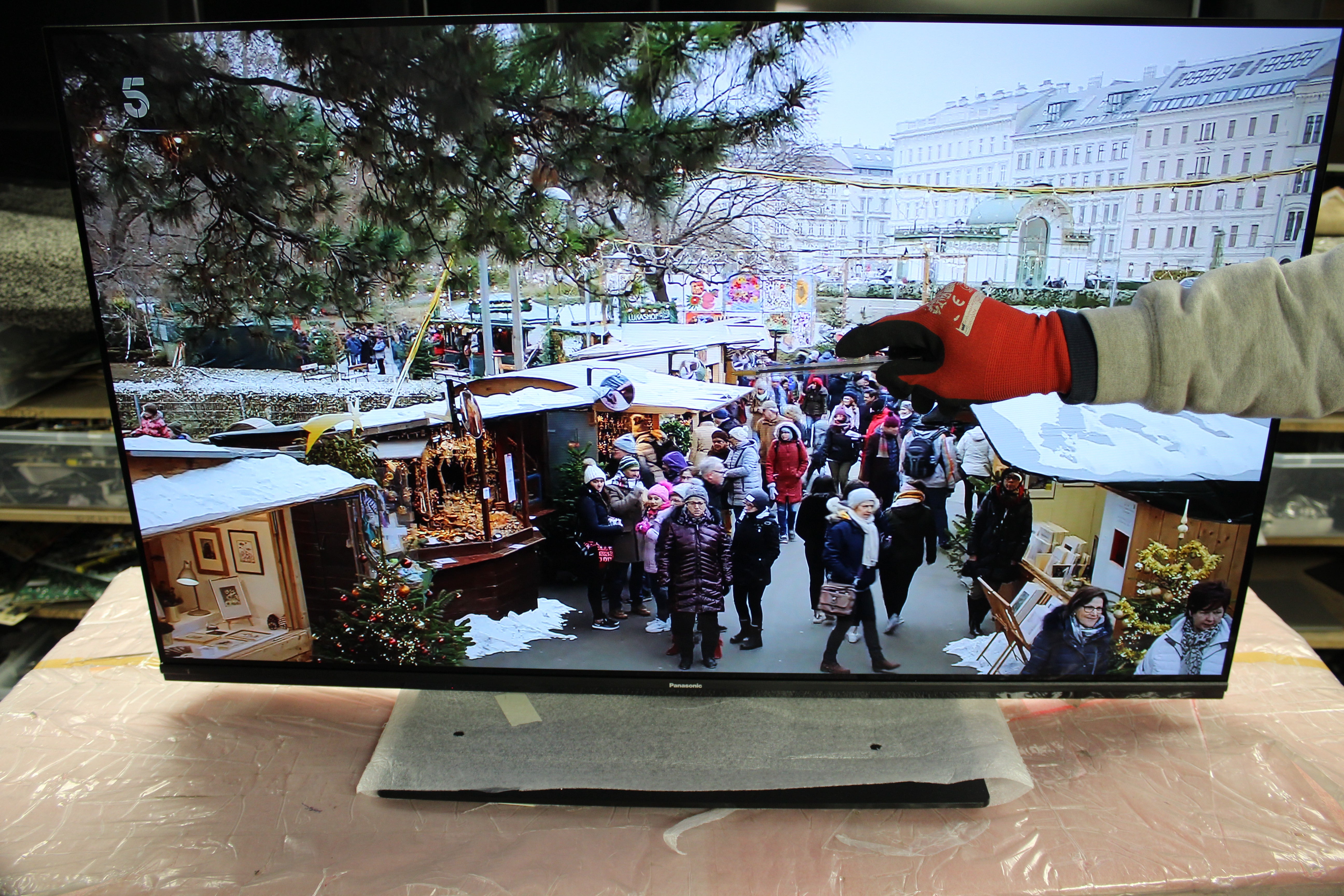 42" Panasonic TX-42MZ800B 4K HDR Smart OLED TV