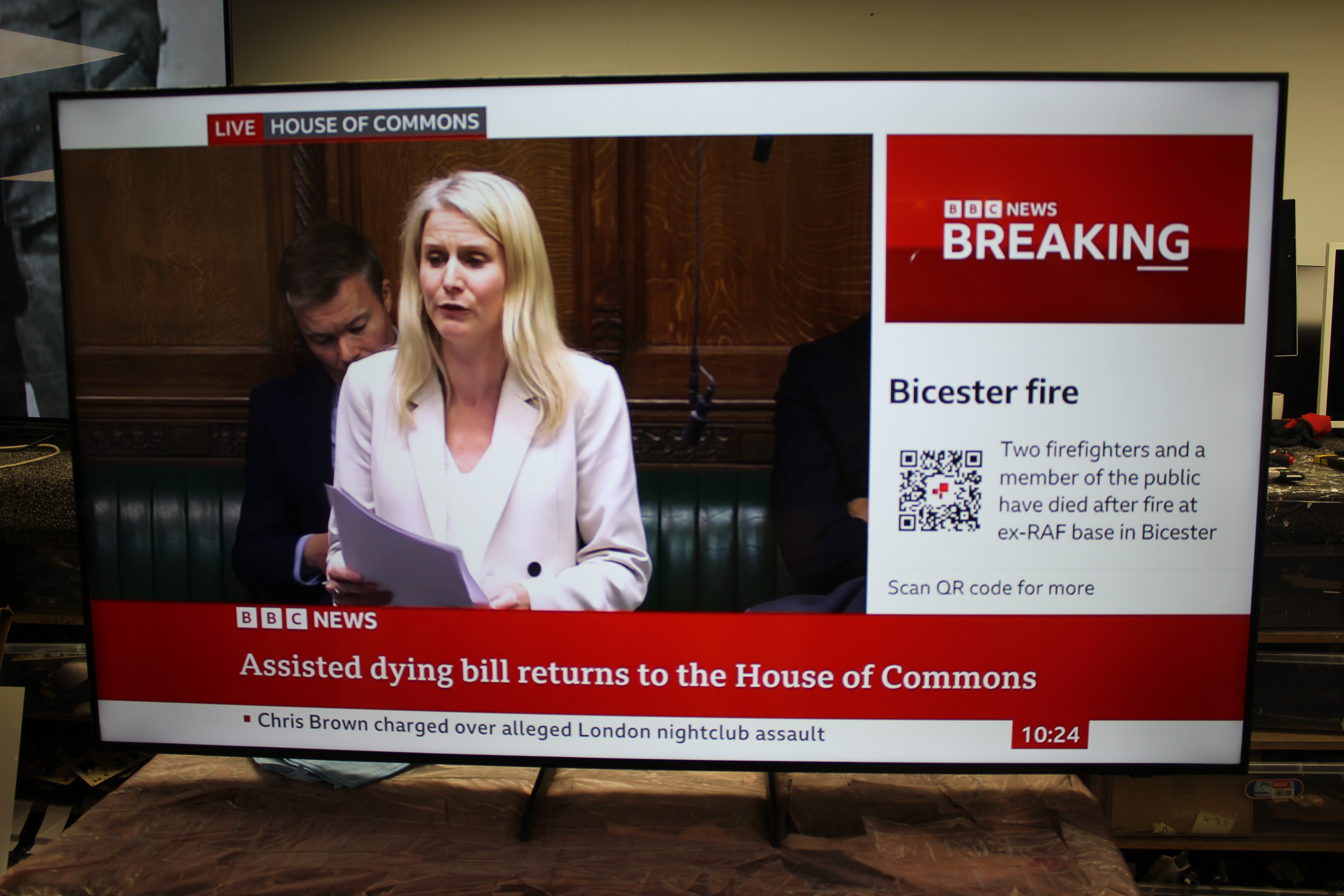 65" Samsung UE65DU7100KXXU 4K HDR Crystal Smart LED TV - Electronic World TV