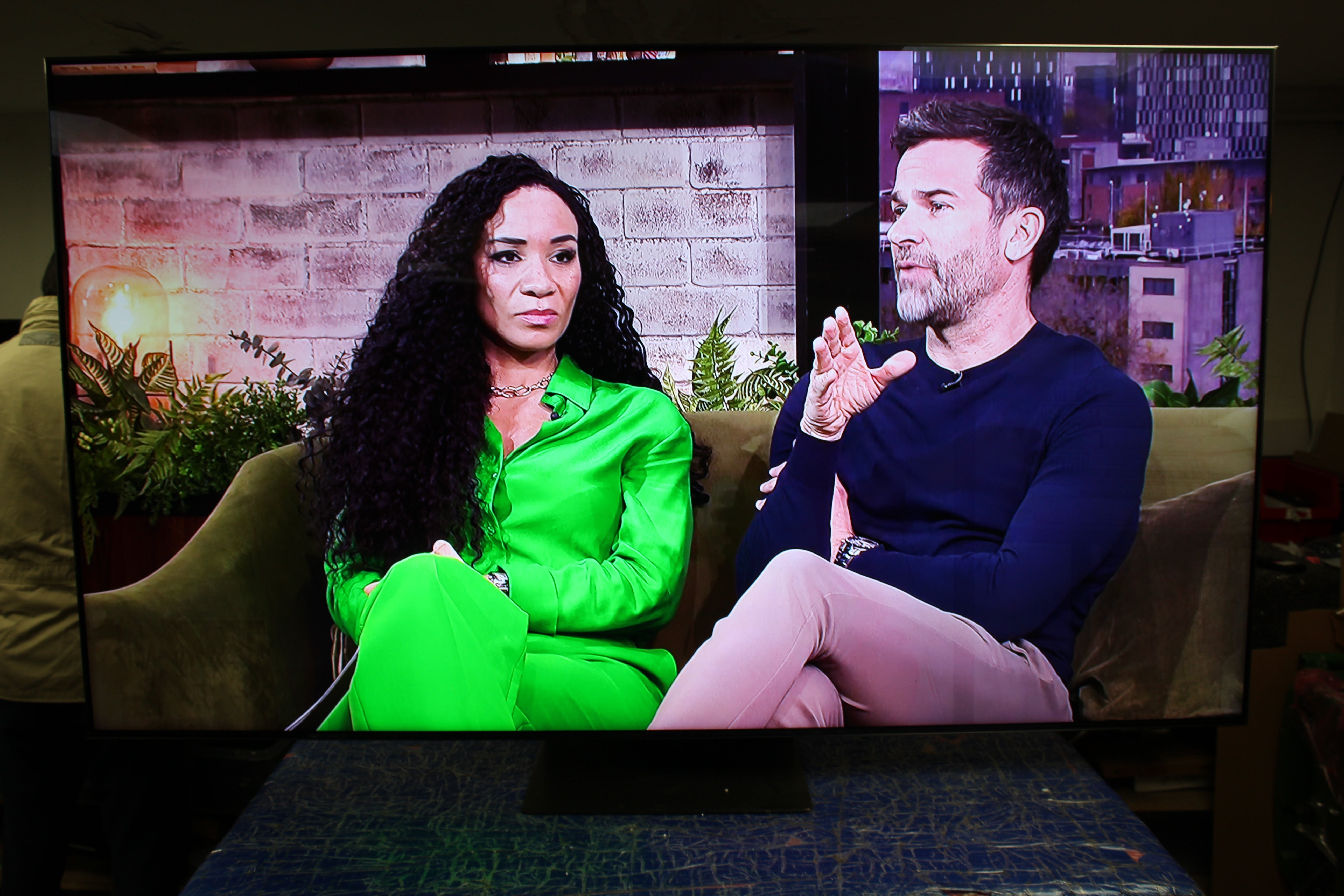 75" Samsung QE75QN94AATXXU Flagship 4K HDR Neo QLED TV - Electronic World TV