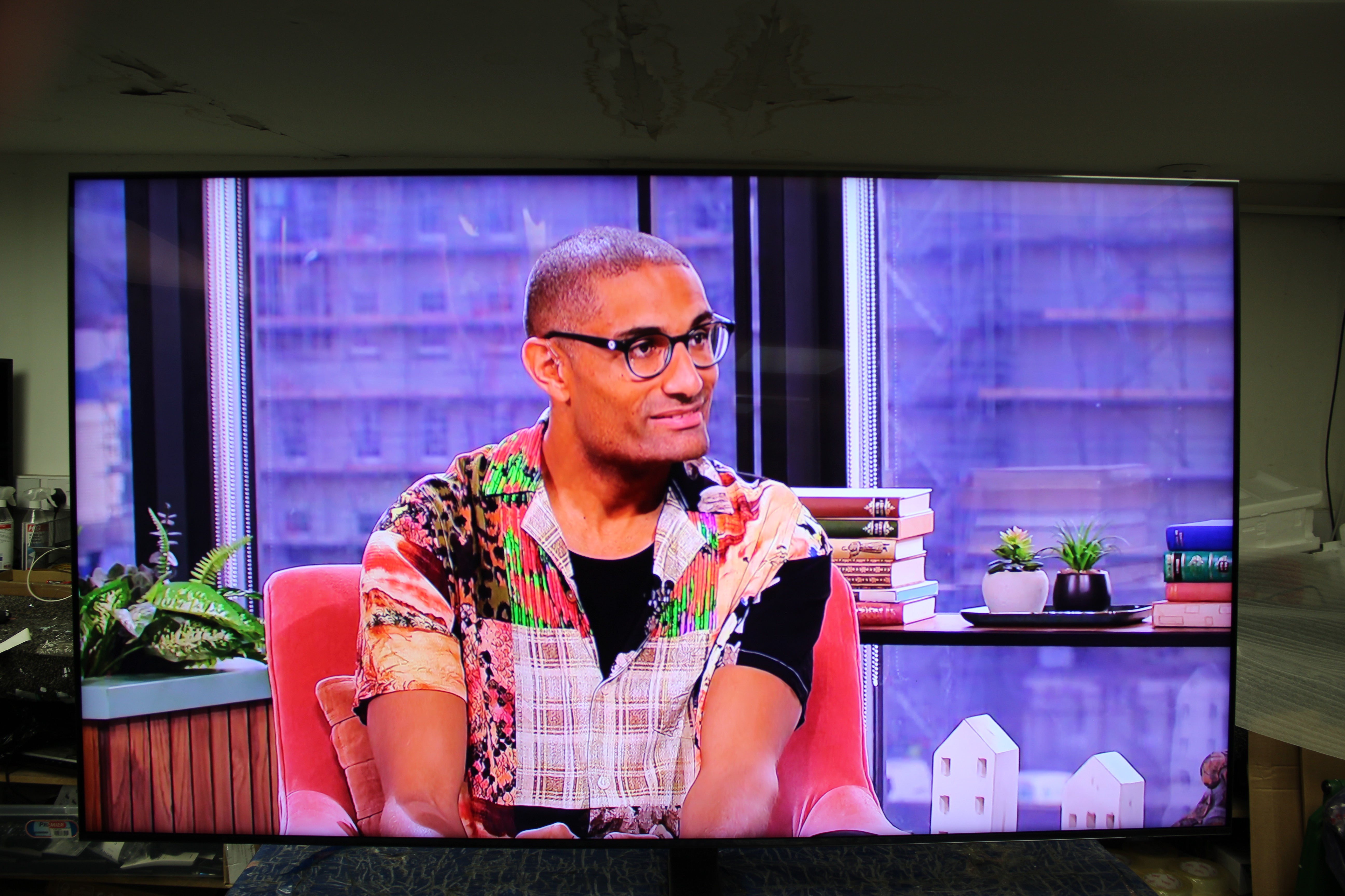 65" Samsung QE65Q800TATXXU Premium 8K HDR QLED TV - Electronic World TV