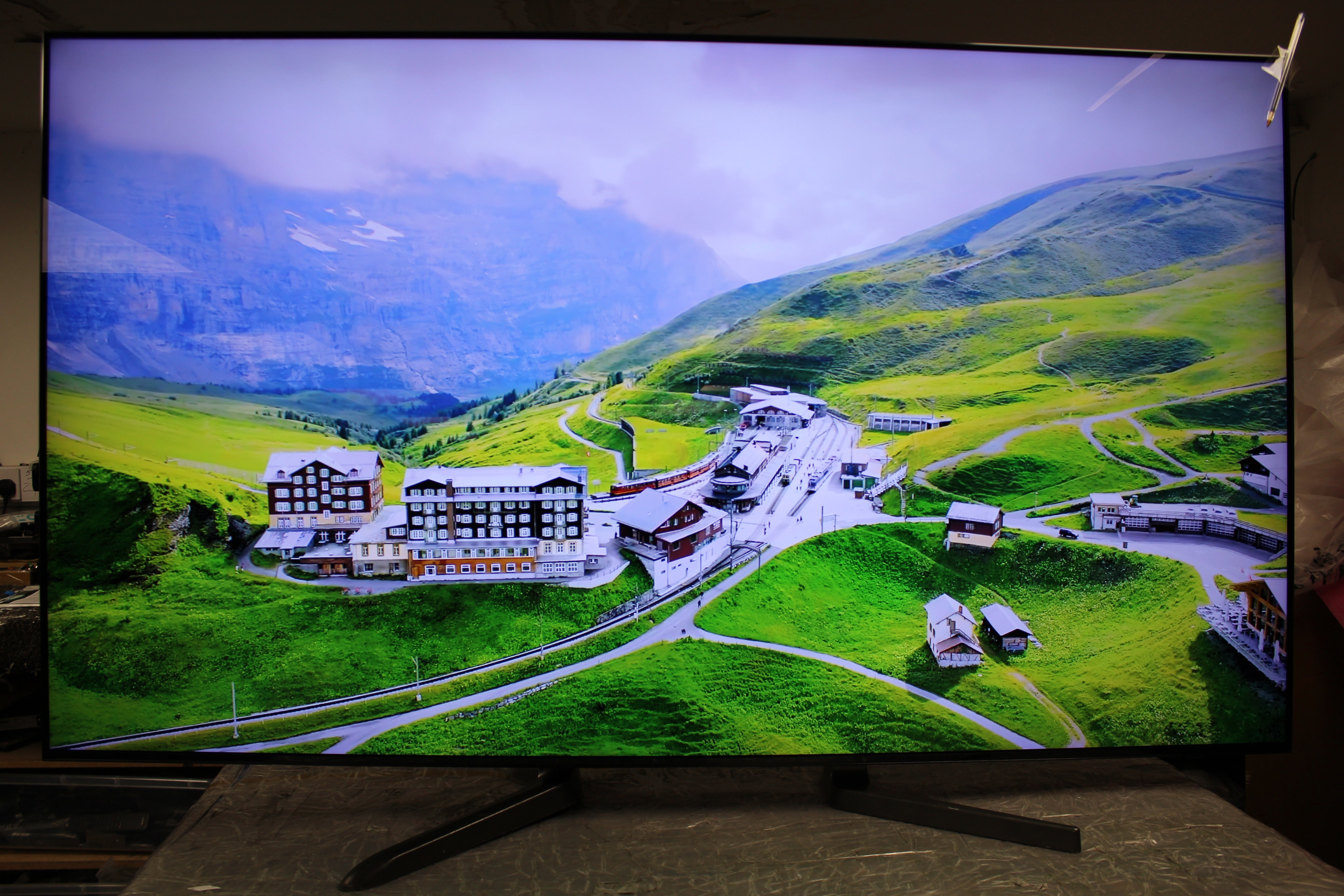 65" Samsung QE65Q700TATXXU Premium 8K HDR QLED TV